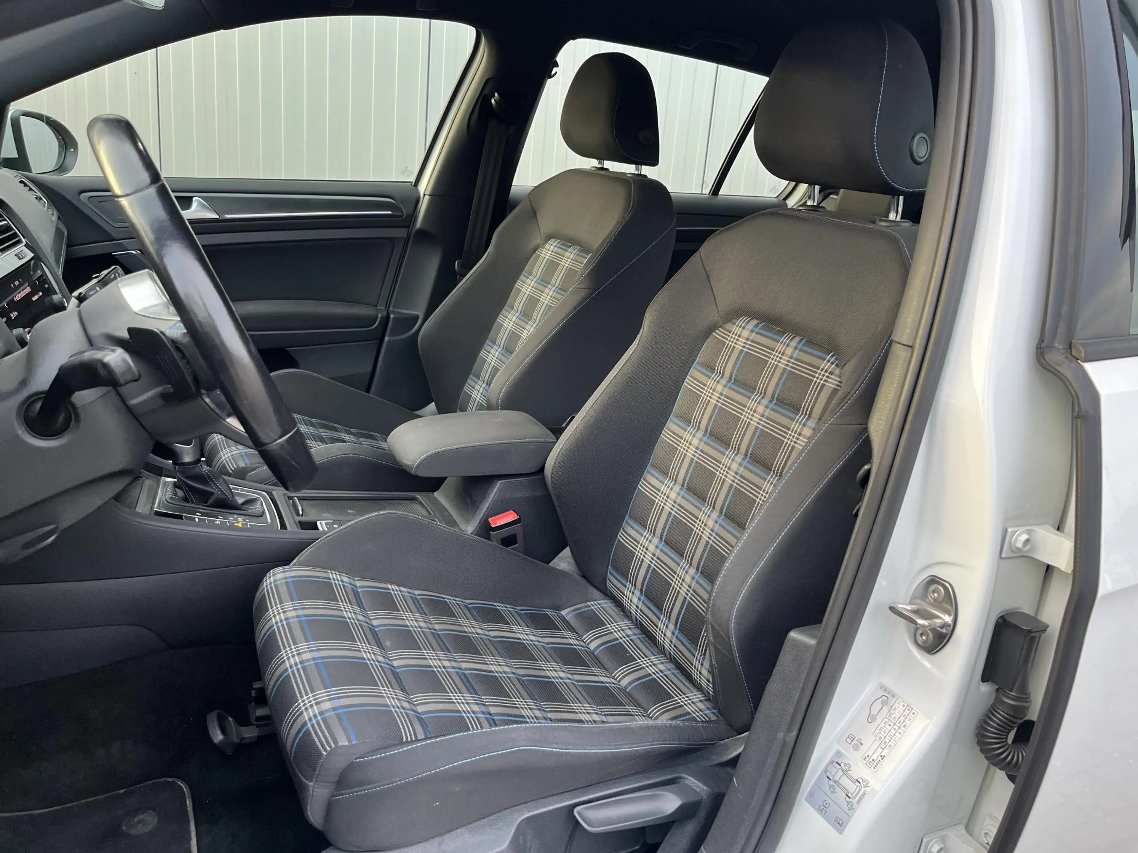 Volkswagen Golf GTE 1.4 TSI PHEV Standkachel, LED, Apple Carplay/Andro — photo 4