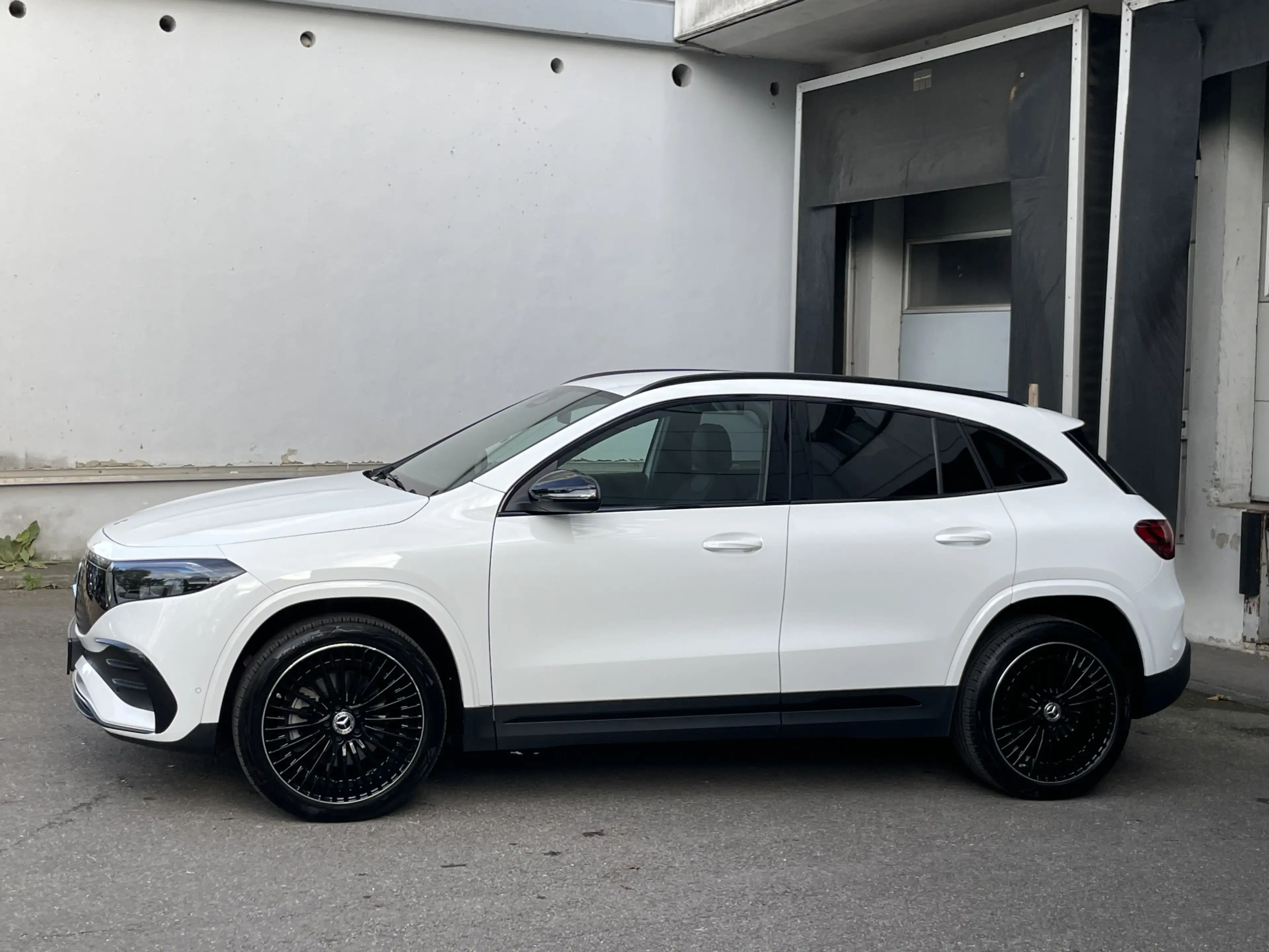 Mercedes-Benz EQA 250 AMG LED Night ACC MBUX Kamera Ambiente — photo 3