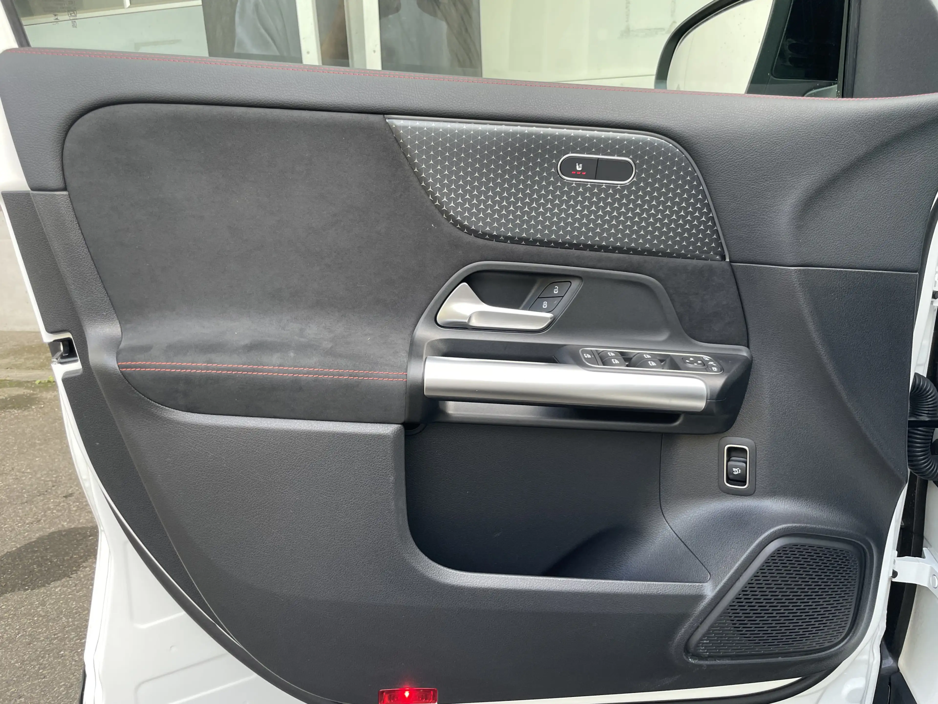 Mercedes-Benz EQA 250 AMG LED Night ACC MBUX Kamera Ambiente — photo 11