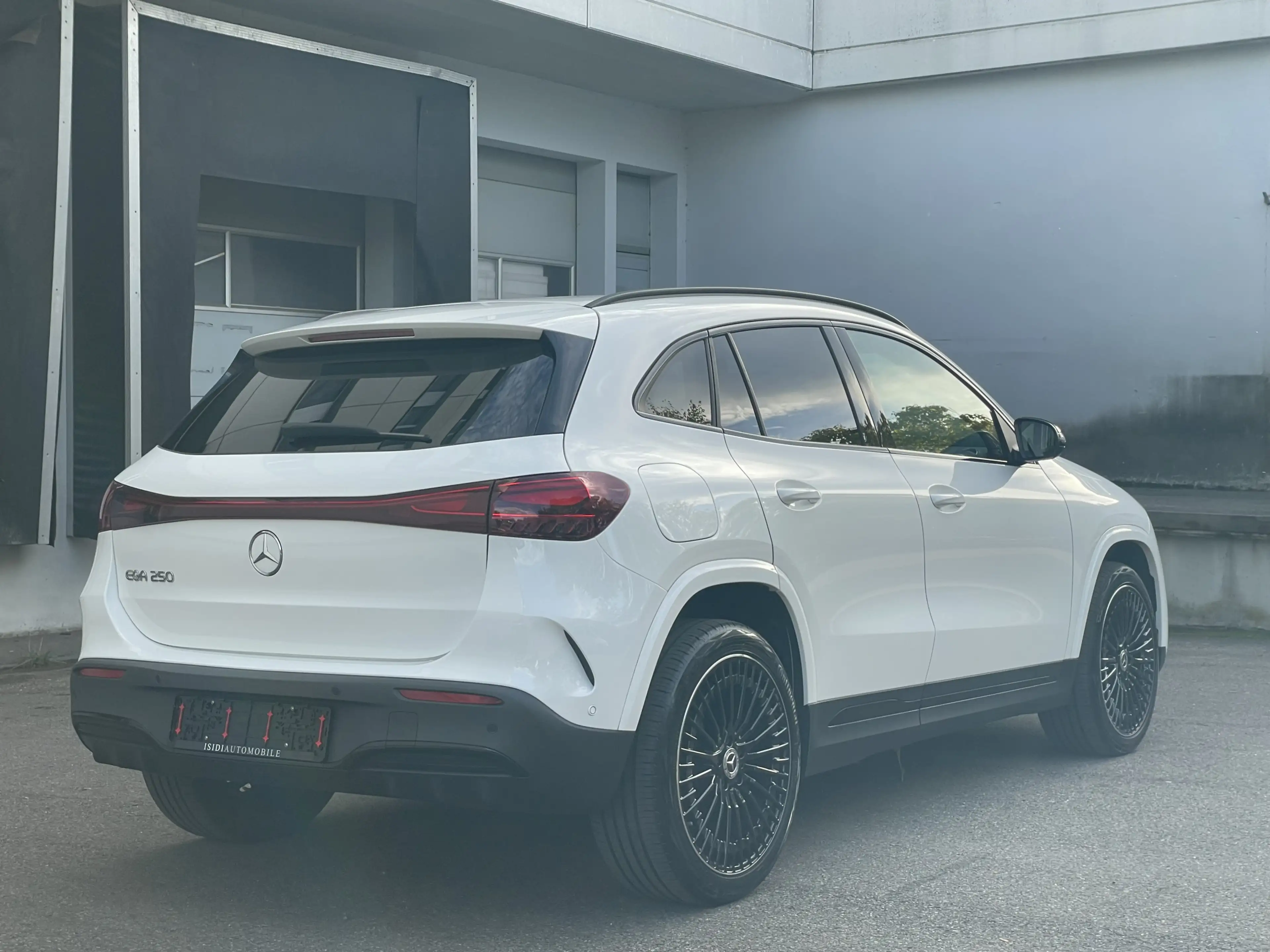 Mercedes-Benz EQA 250 AMG LED Night ACC MBUX Kamera Ambiente — photo 6