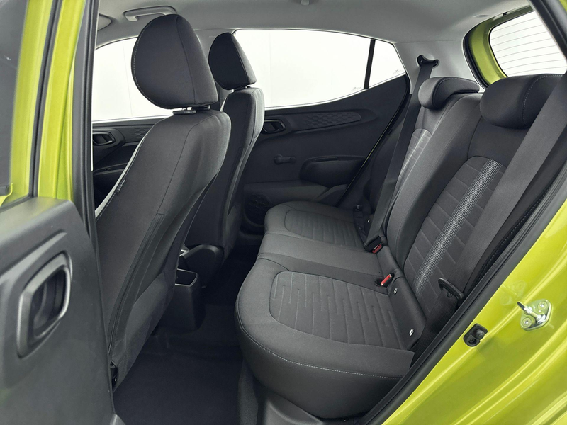 Hyundai i10 1.0 Comfort | Navigatie | Camera | Parkeersensoren — photo 11