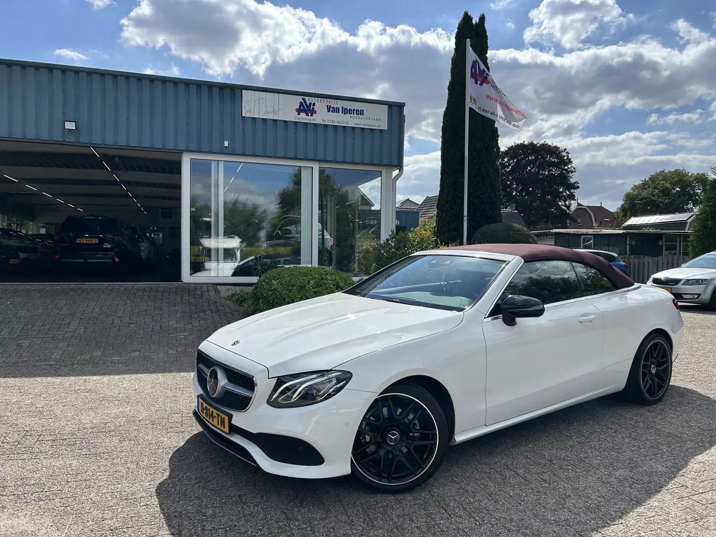 Mercedes-Benz E 200 Cabrio Premium Plus Wit - 1