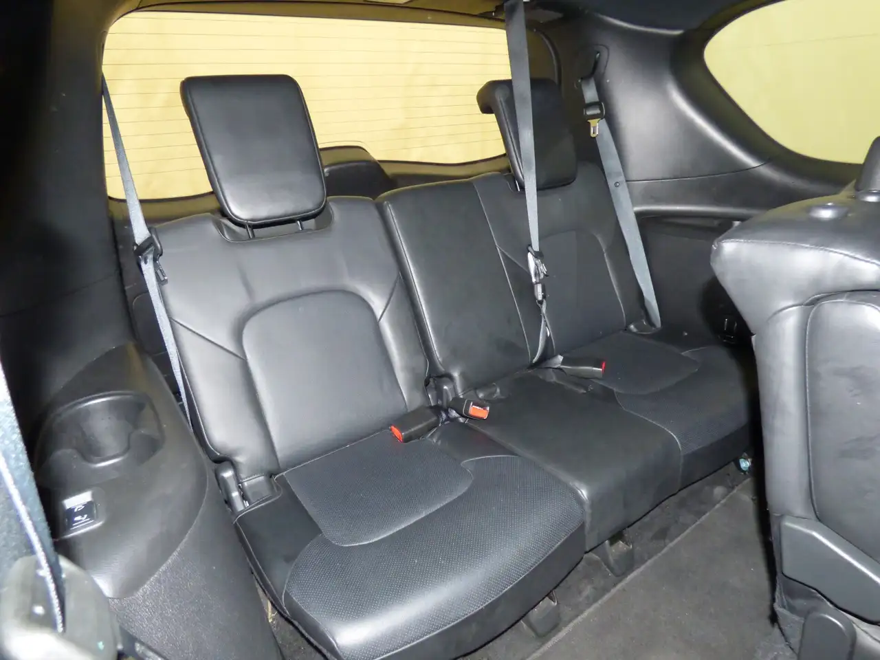 Infiniti QX80 снимка Infiniti QX80