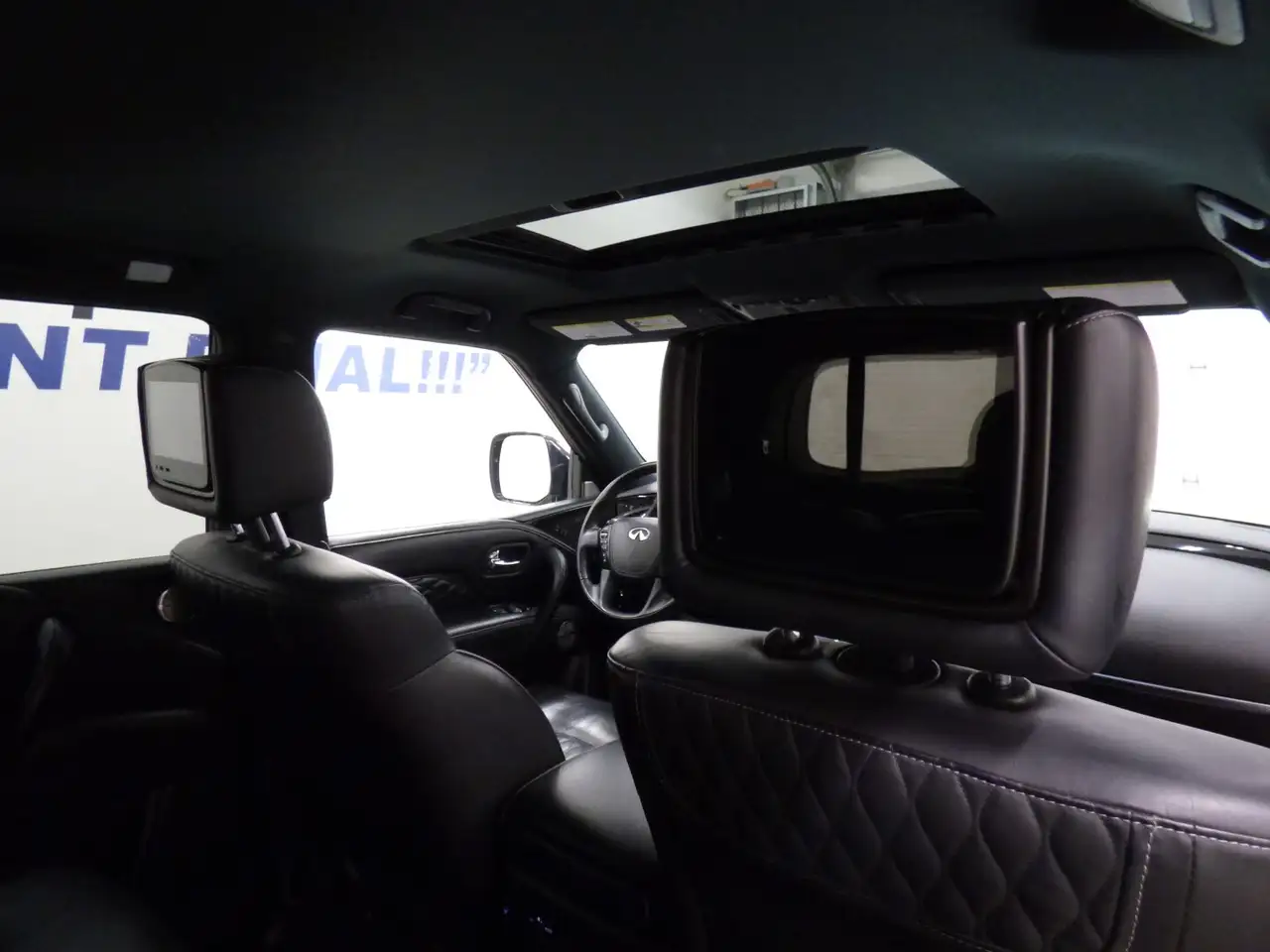 Infiniti QX80 снимка Infiniti QX80