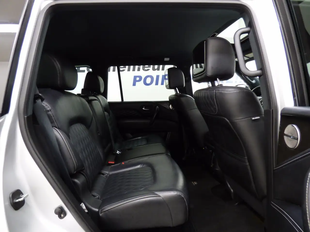 Infiniti QX80 снимка Infiniti QX80