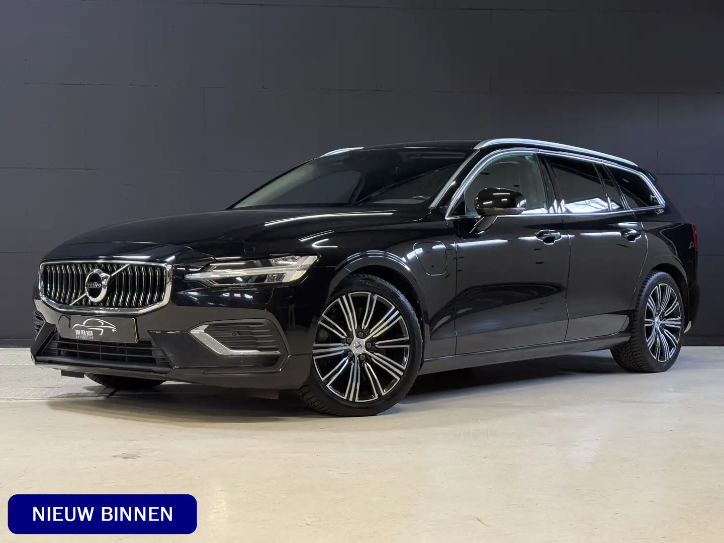 Volvo V60 2.0 T6 Recharge AWD Business Pro | Harman Kardon | Schwarz - 1