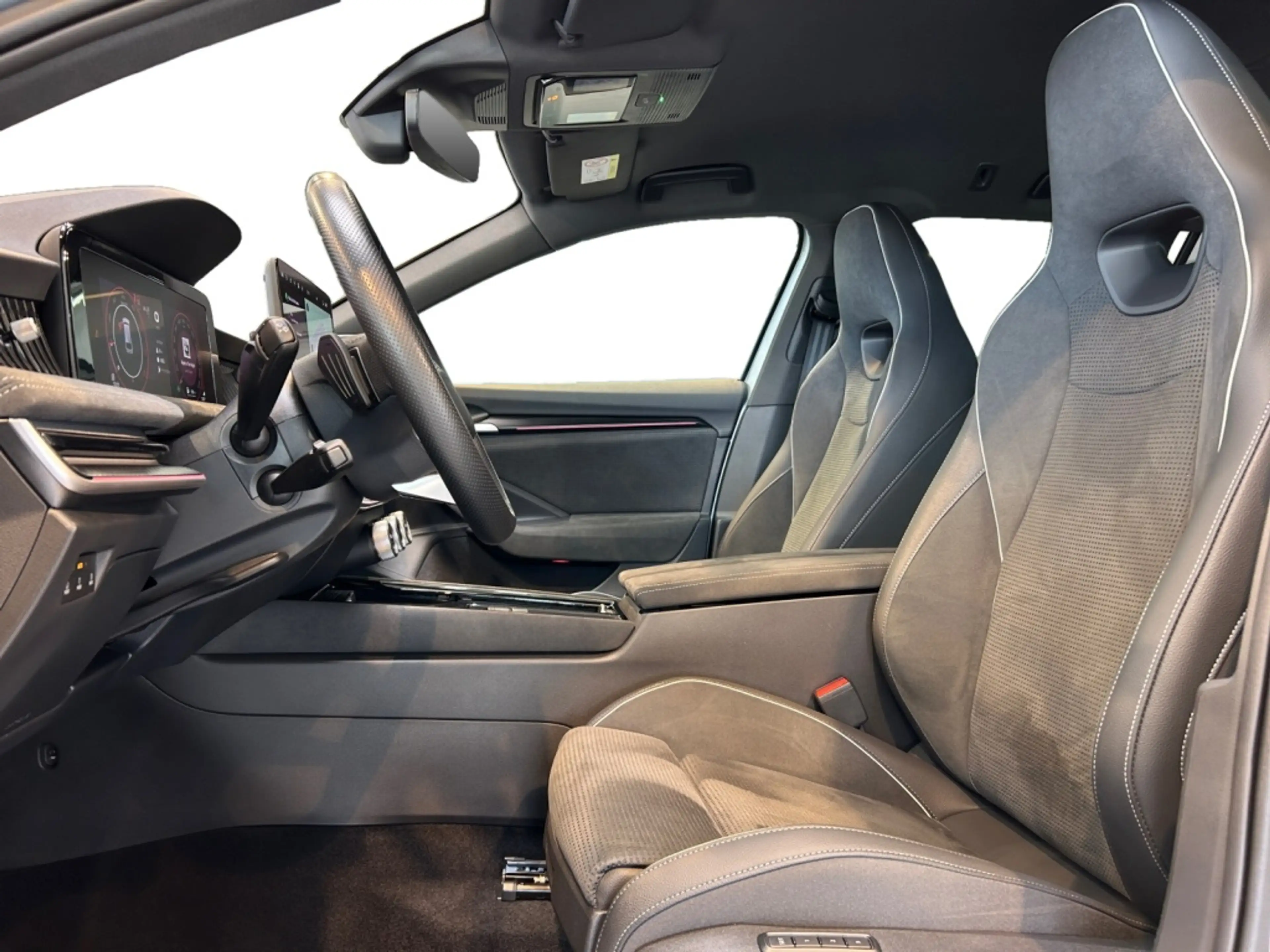 Skoda Superb 2.0 TDI Sportline Carbon+Fahrassist+AHK — photo 8