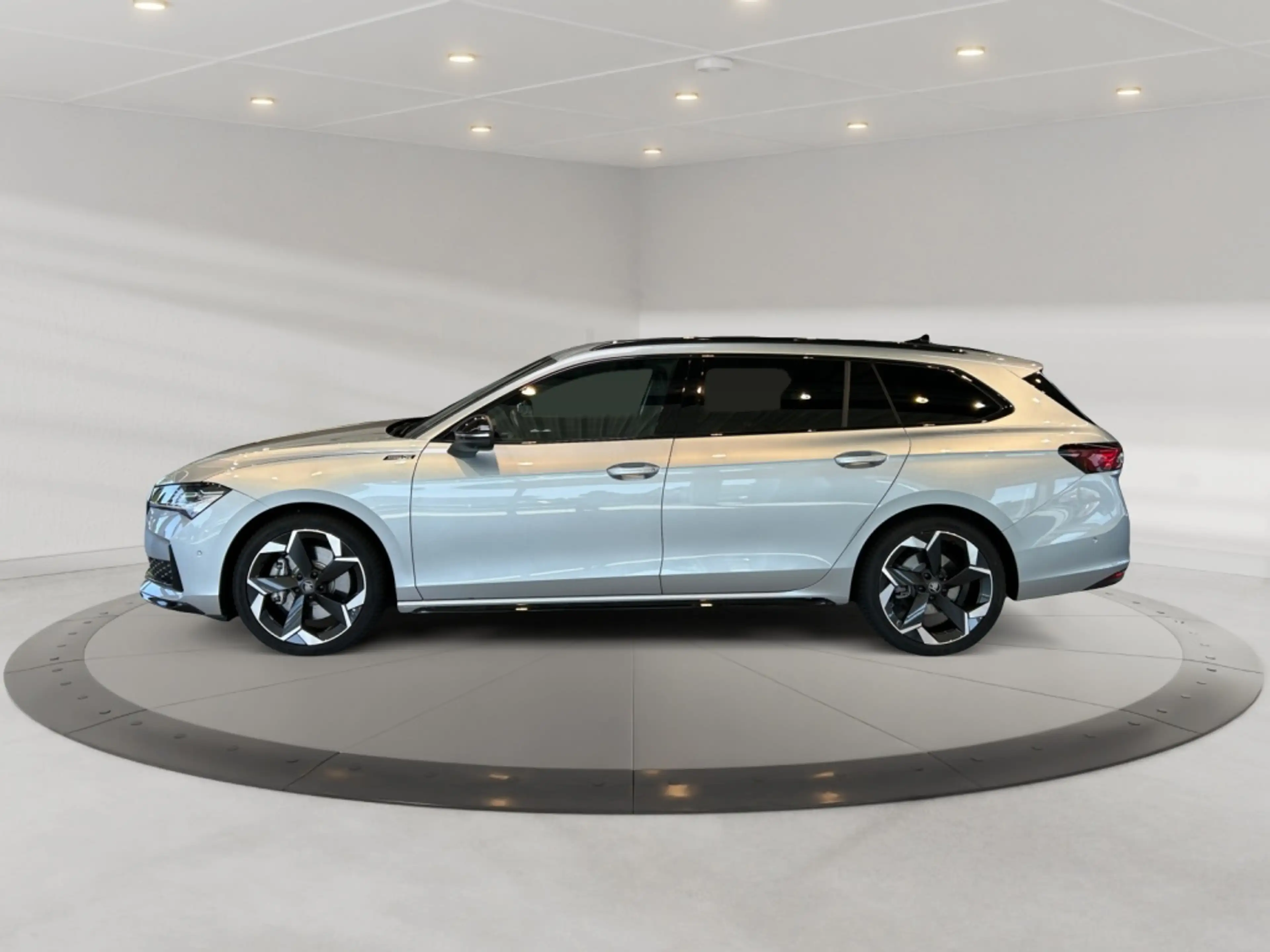 Skoda Superb 2.0 TDI Sportline Carbon+Fahrassist+AHK — photo 4