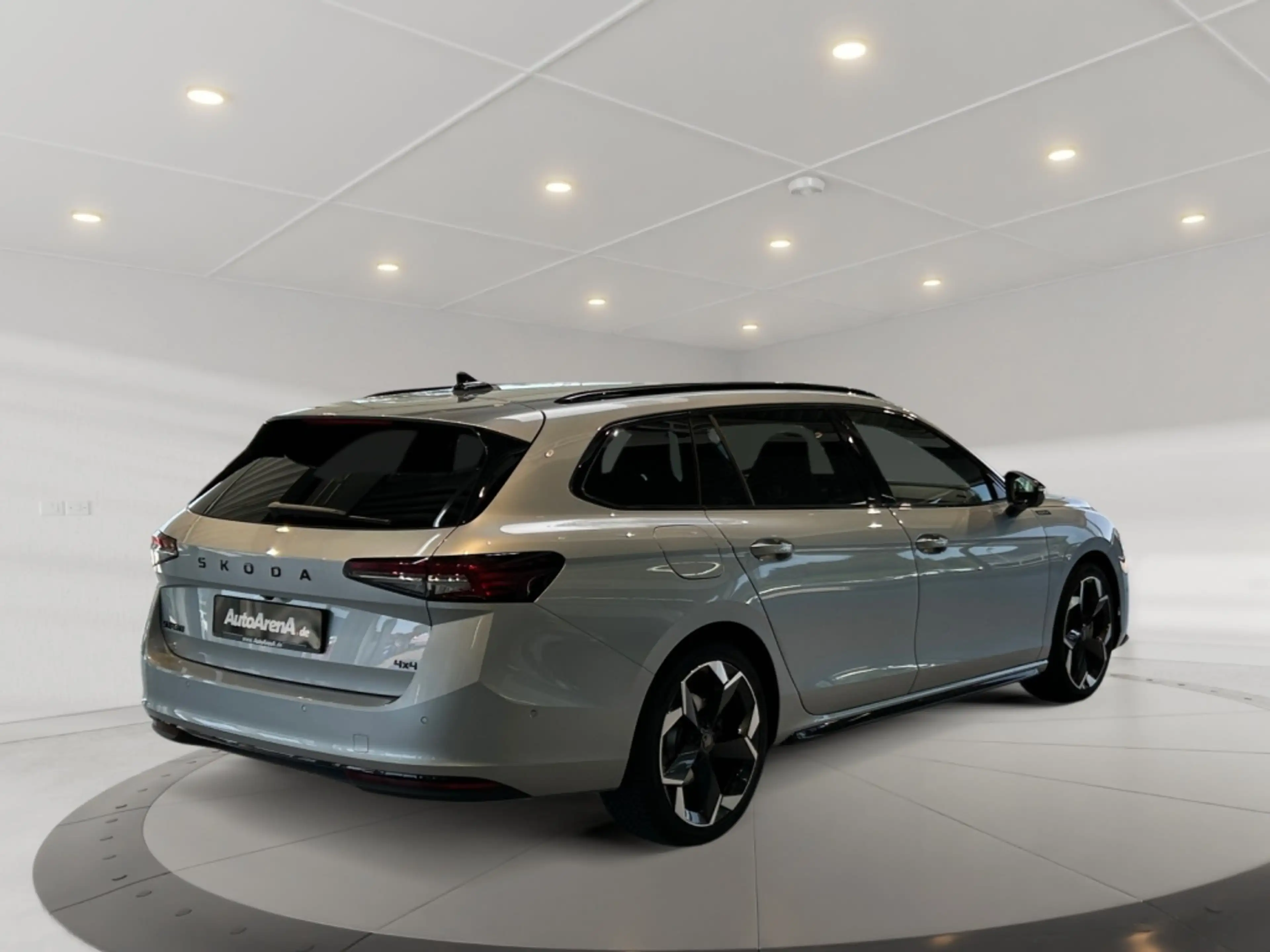 Skoda Superb 2.0 TDI Sportline Carbon+Fahrassist+AHK — photo 3