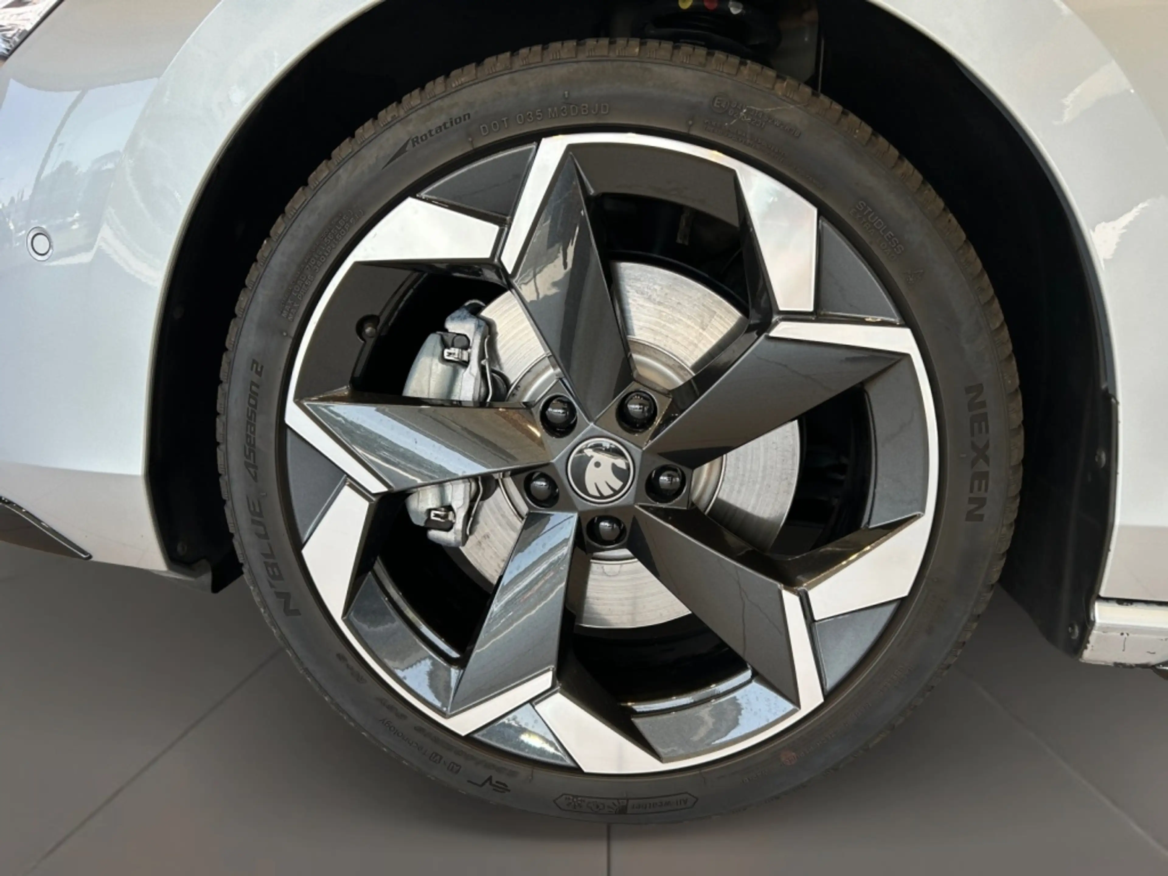 Skoda Superb 2.0 TDI Sportline Carbon+Fahrassist+AHK — photo 7