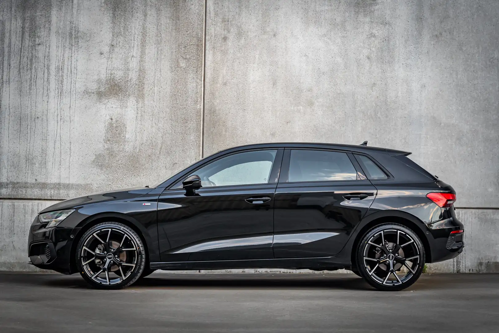 Audi A3 S-linelook Noir - 2