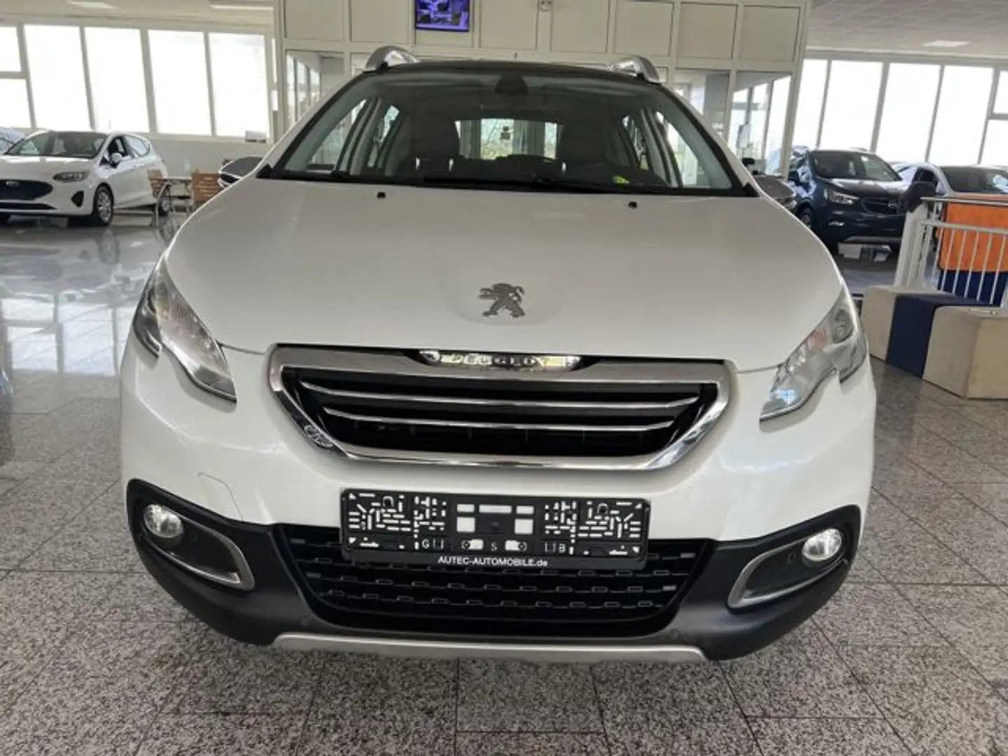 Peugeot 2008 Allure 1.6 NAVI+SITZHEIZUNG+PANORAMA Weiß - 2