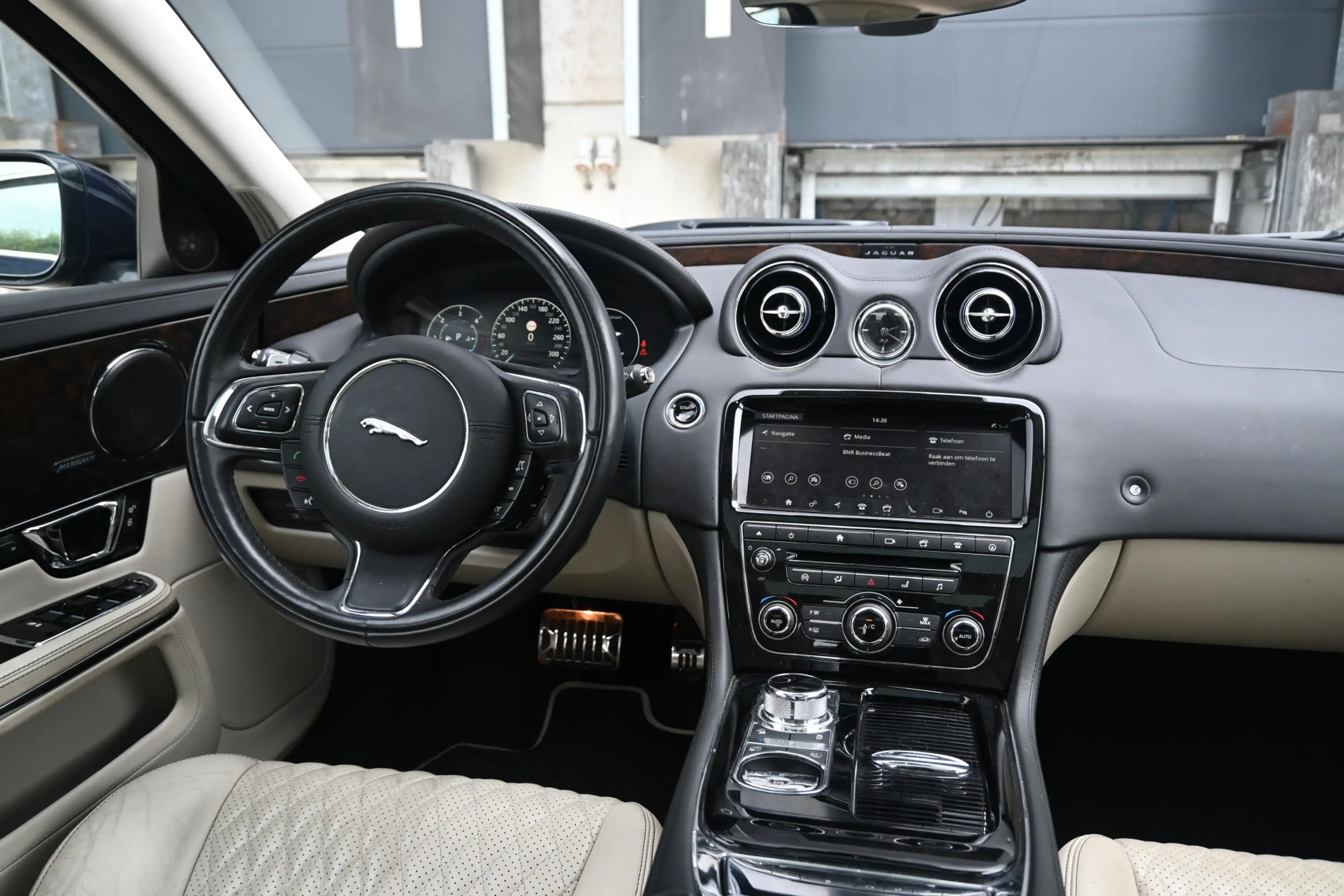Jaguar XJ 3.0 D 50 — photo 6