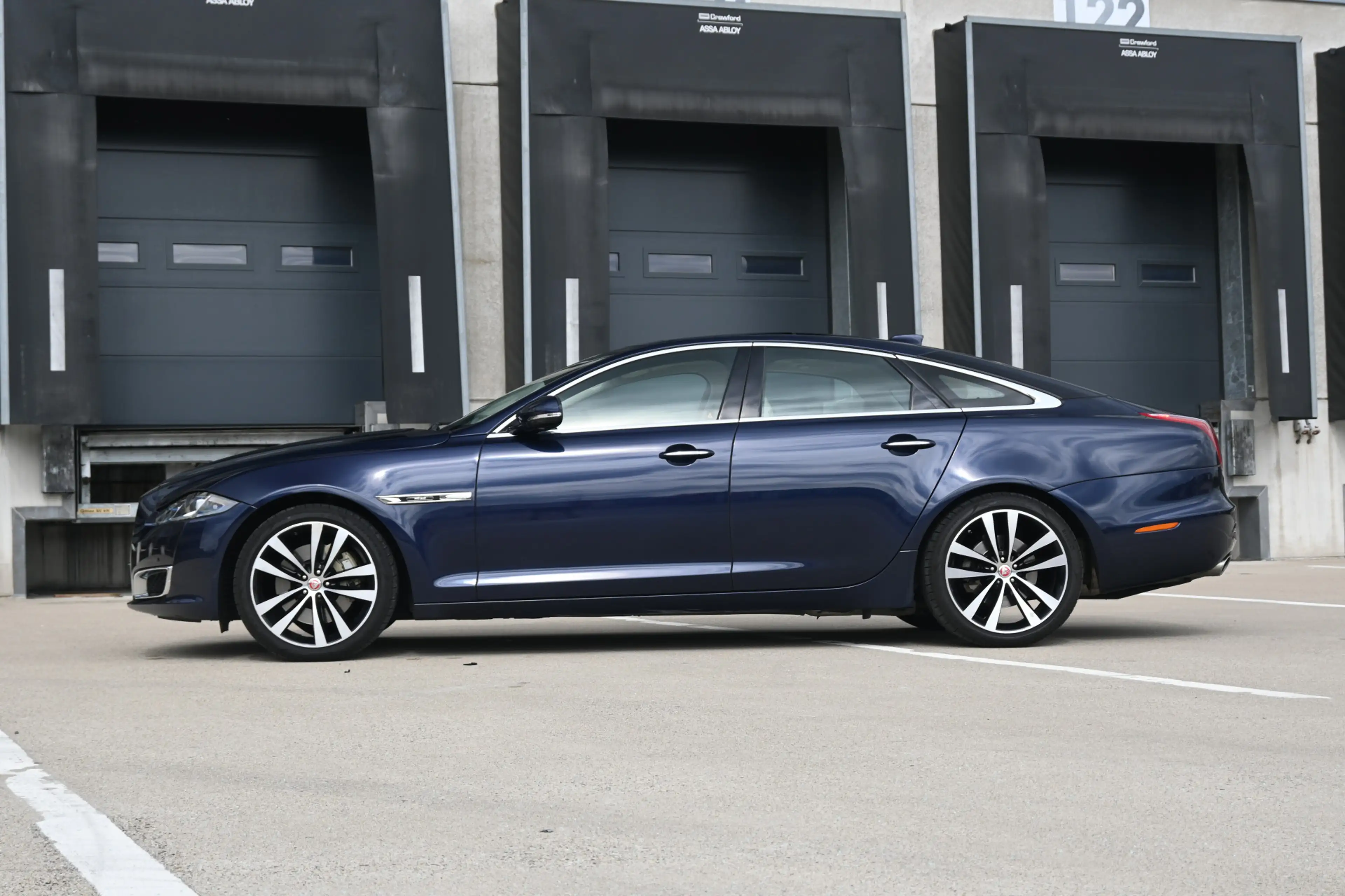 Jaguar XJ 3.0 D 50 — photo 9