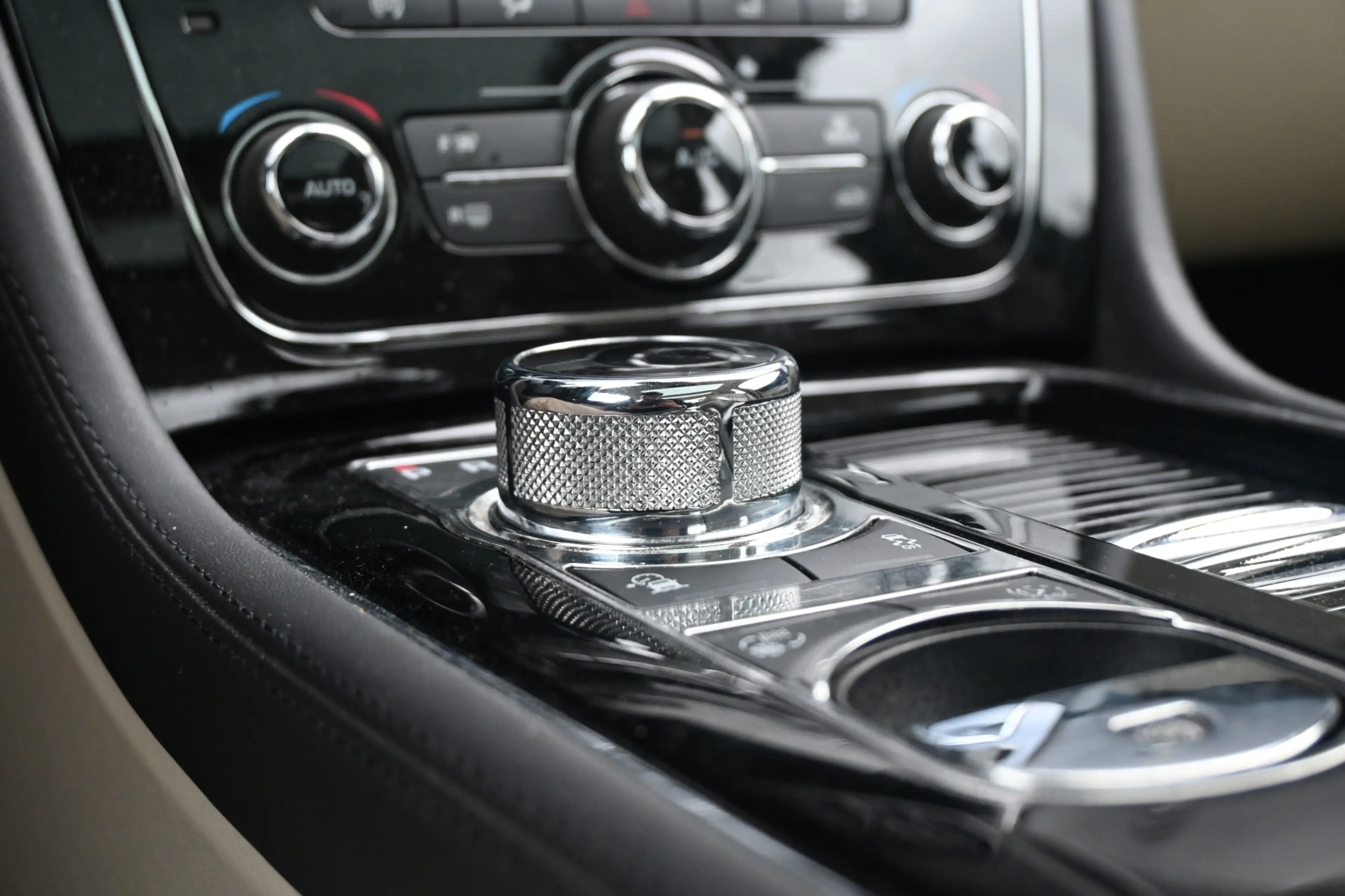 Jaguar XJ 3.0 D 50 — photo 30