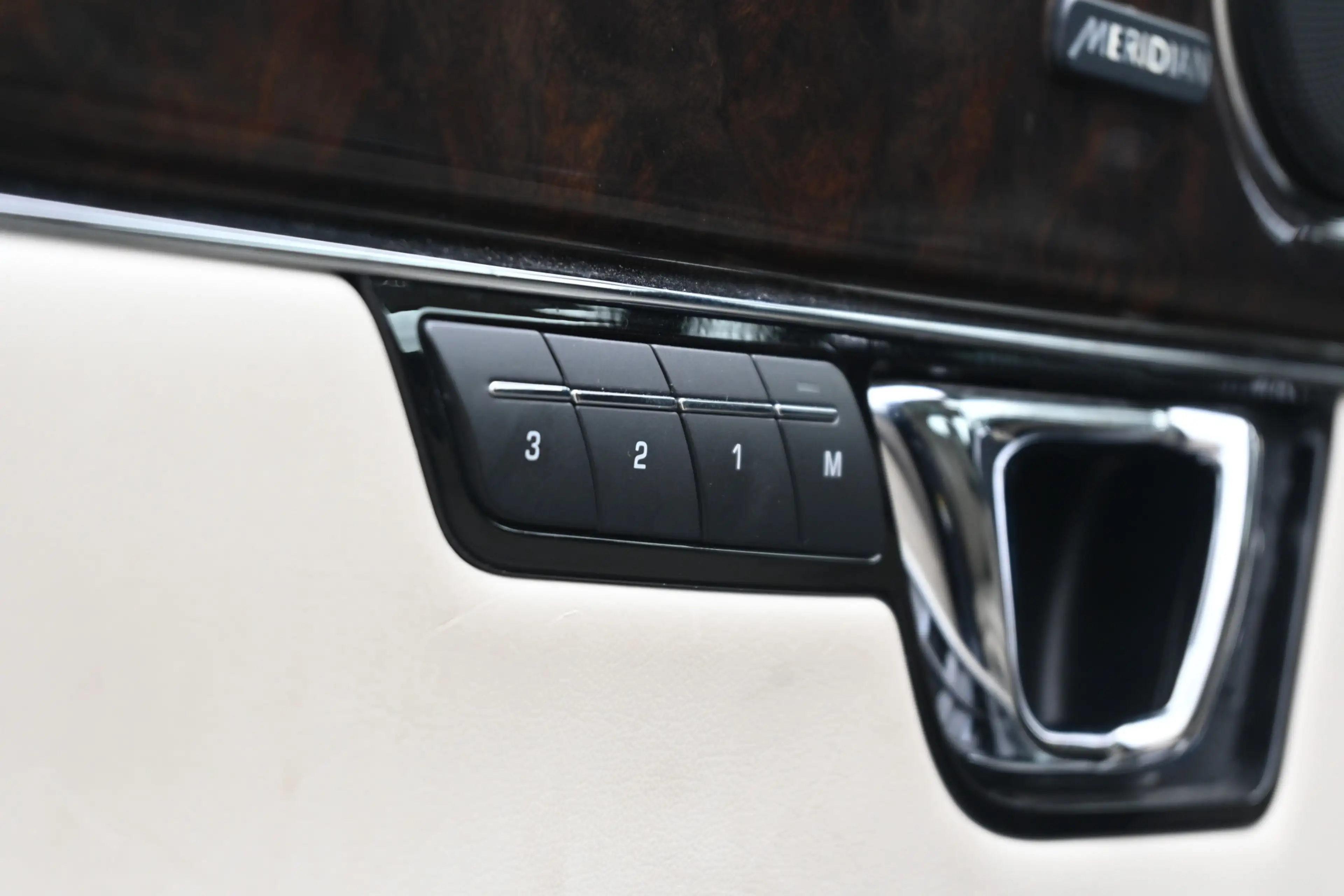 Jaguar XJ 3.0 D 50 — photo 21