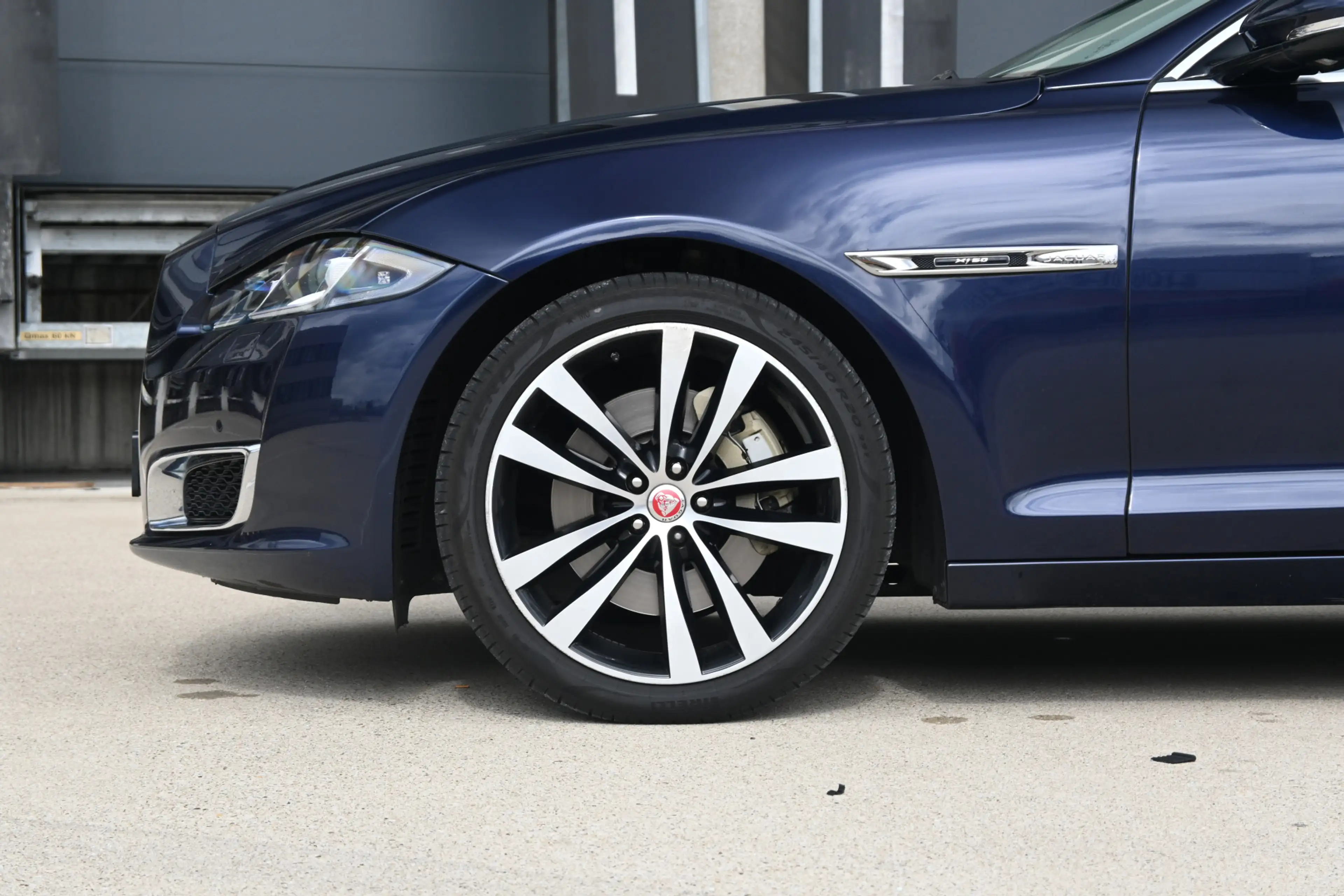 Jaguar XJ 3.0 D 50 — photo 11