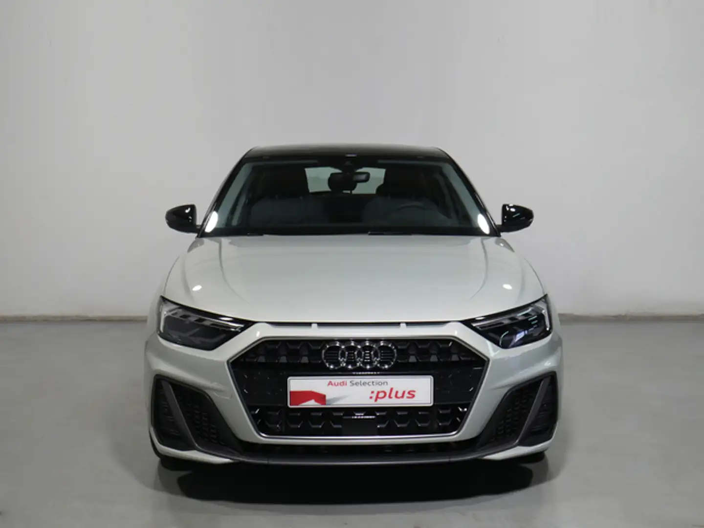 Audi A1 Sportback 30 TFSI Adrenalin Plateado - 2