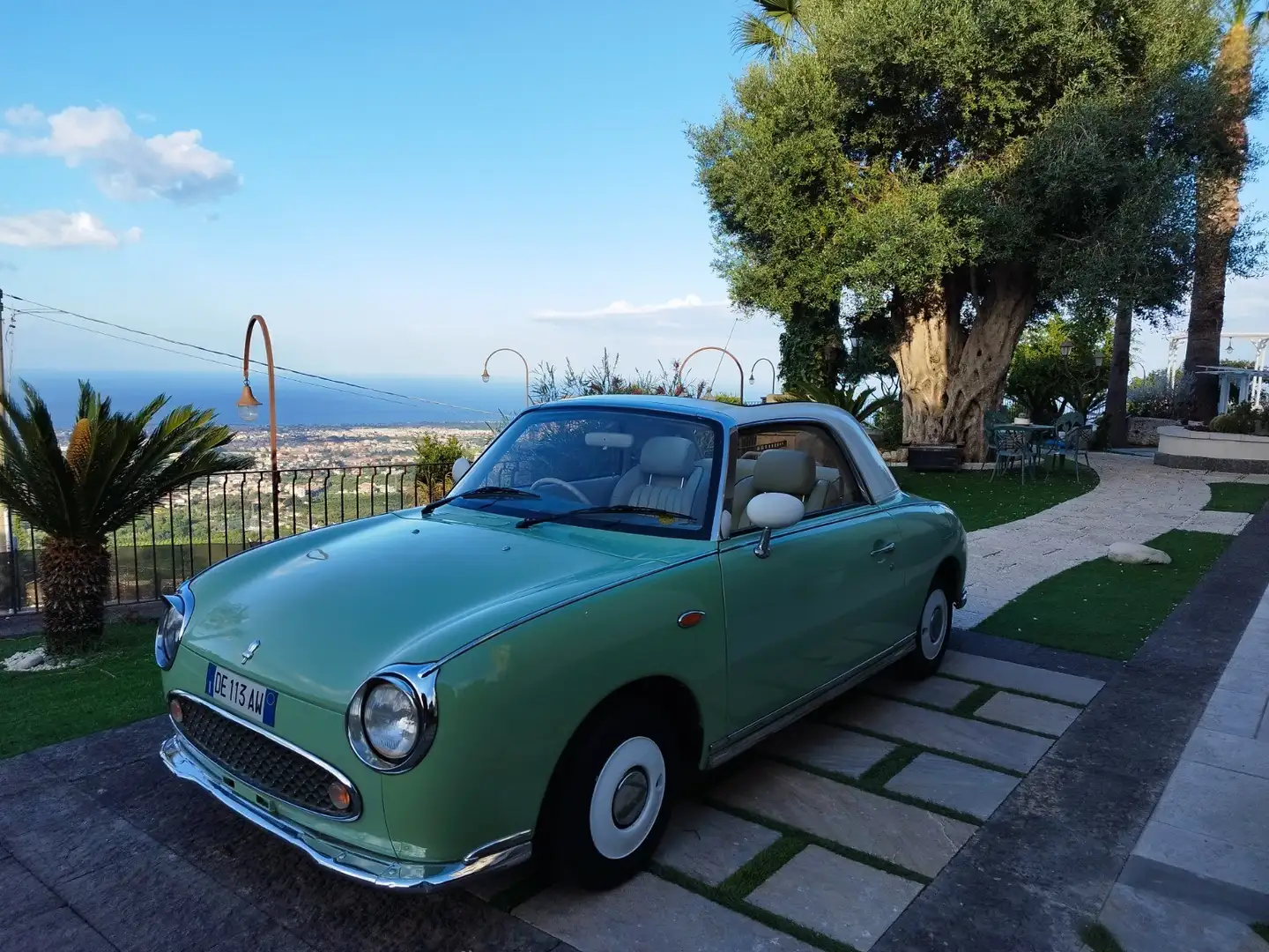 Nissan Figaro - 1