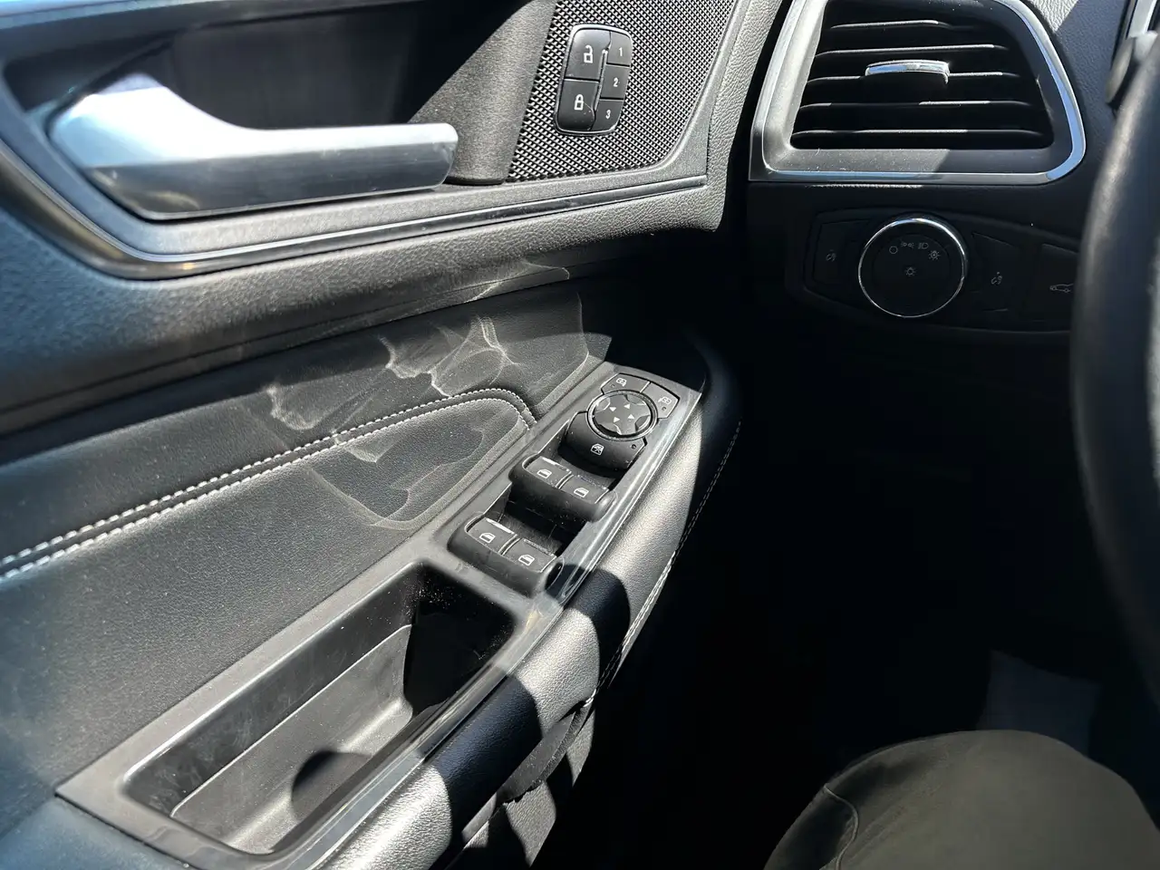 Ford Edge photo Ford Edge