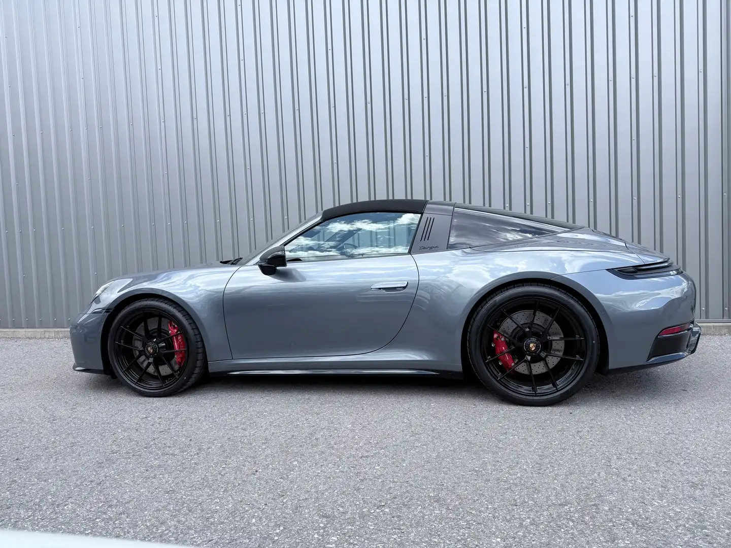 Porsche 911 Targa 4 GTS Grau - 2
