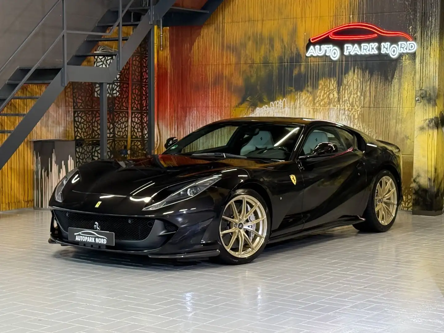 Ferrari 812 6.5 V12 Superfast CARBON~KAMERA~LIFT~JBL Schwarz - 1