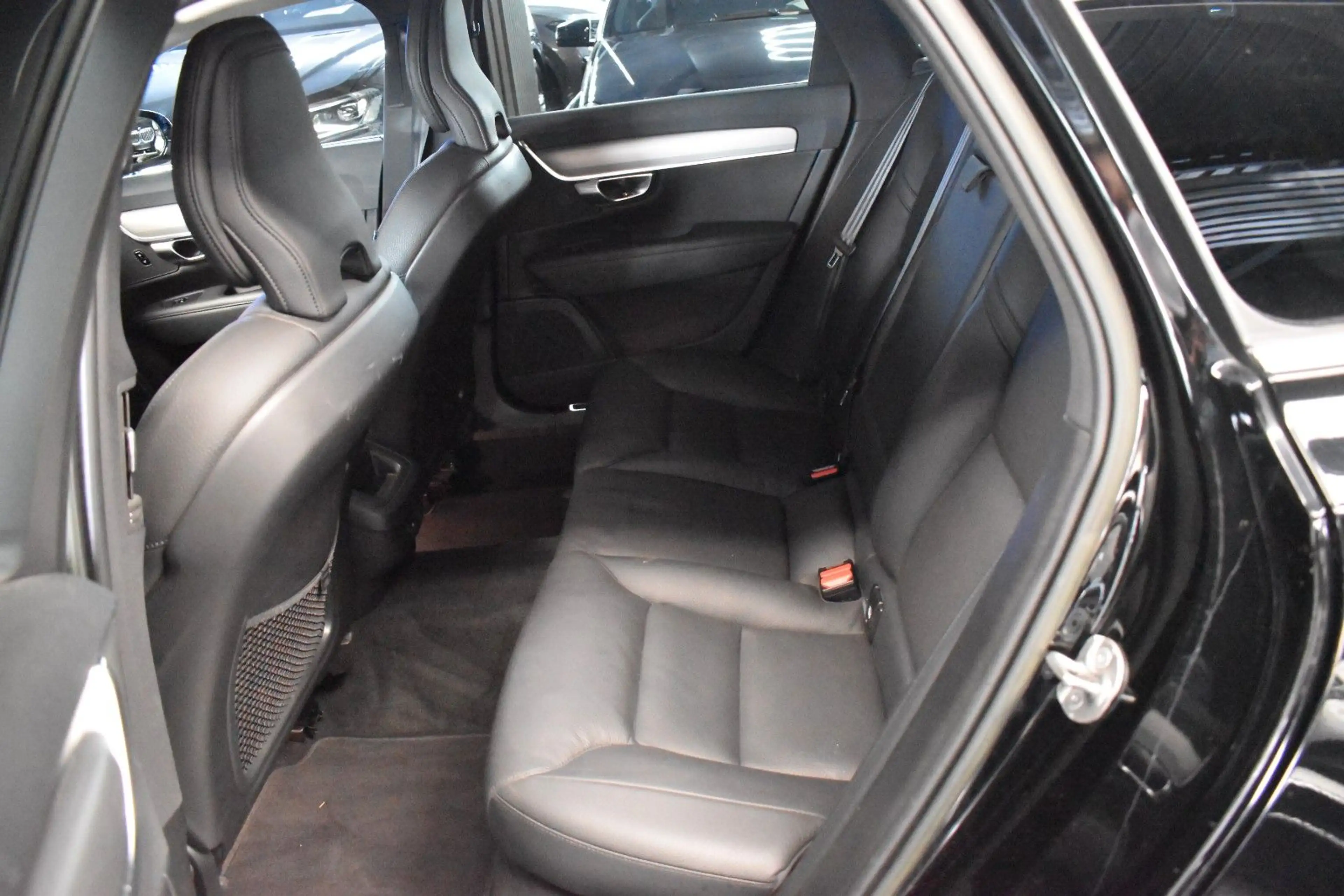 Volvo V90 Kombi Momentum Pro*KAMERA*LEDER*SHZ*LED* — photo 15