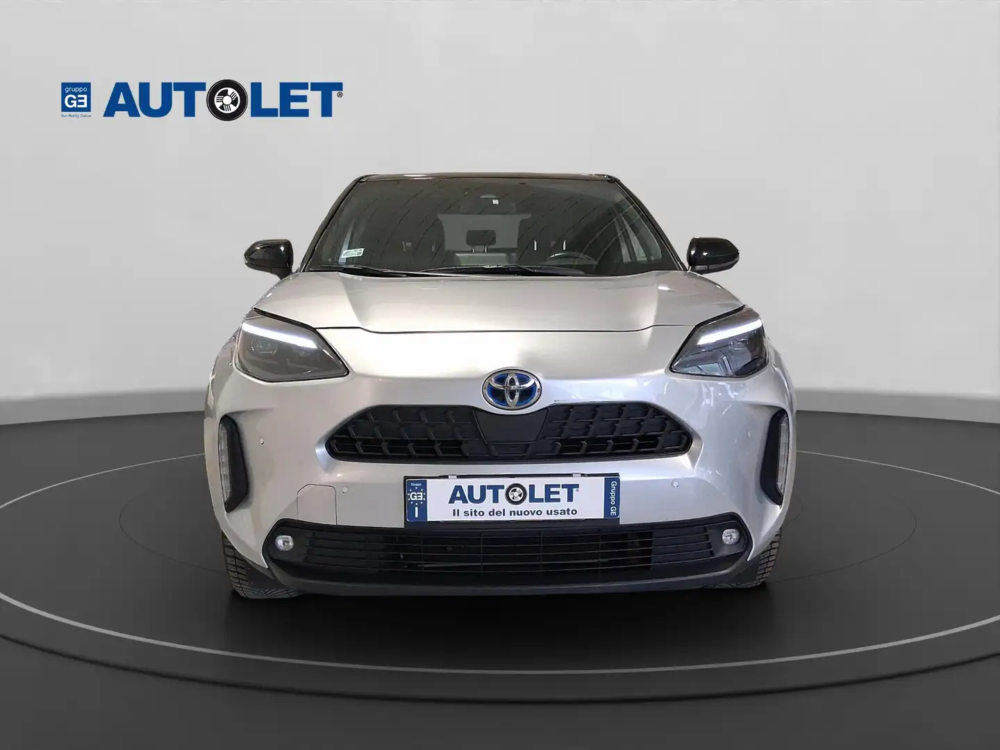 Toyota Yaris Yaris Cross Cross 1.5h Trend fwd 116cv e-cvt Plateado - 2