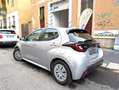 Toyota Yaris 1.5 Hybrid Active solo 7.800 km !! Silber - thumbnail 2