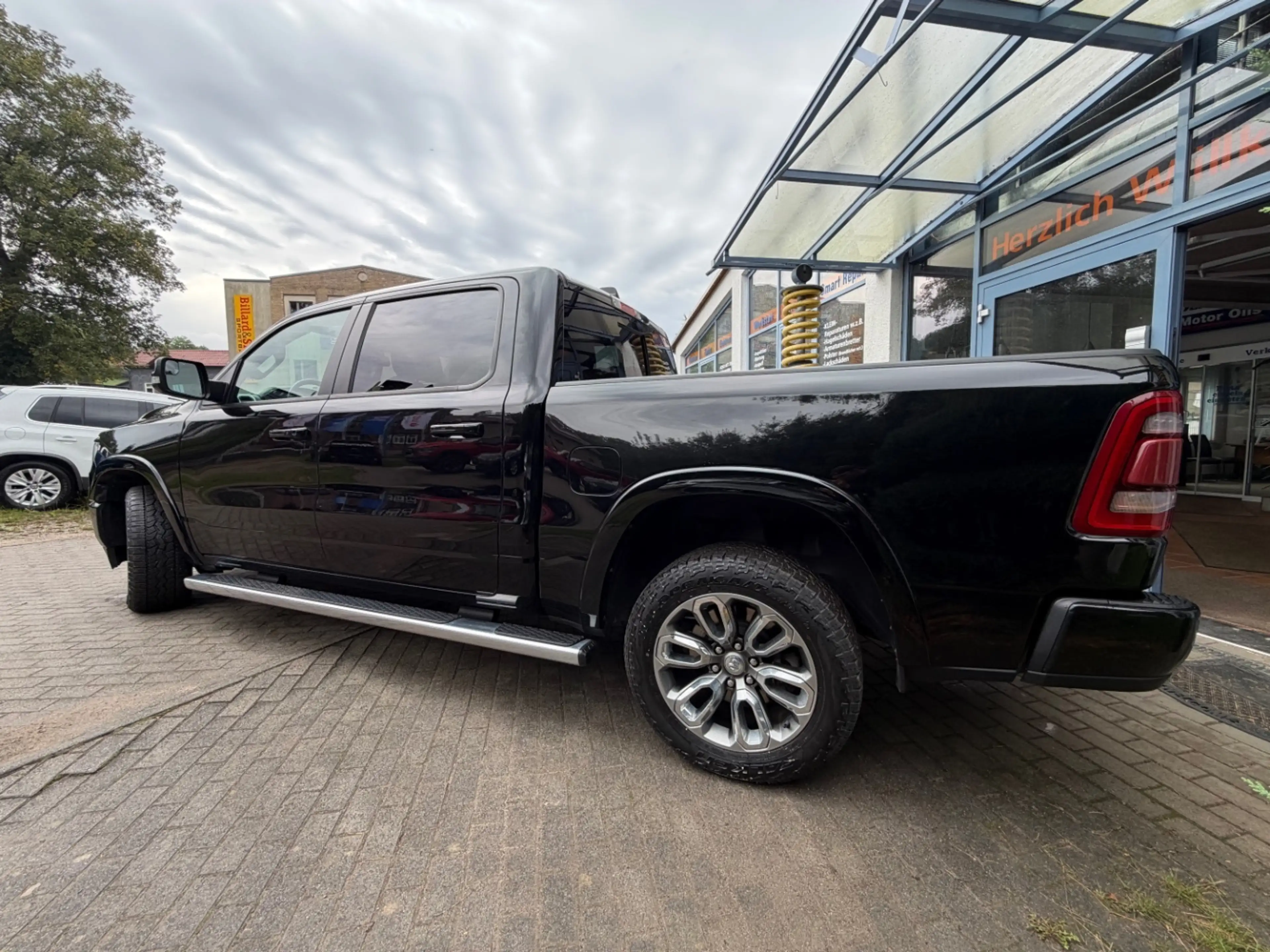 Dodge RAM 1500 5,7 HEMI LARAMIE Unfallfrei LPG — photo 3
