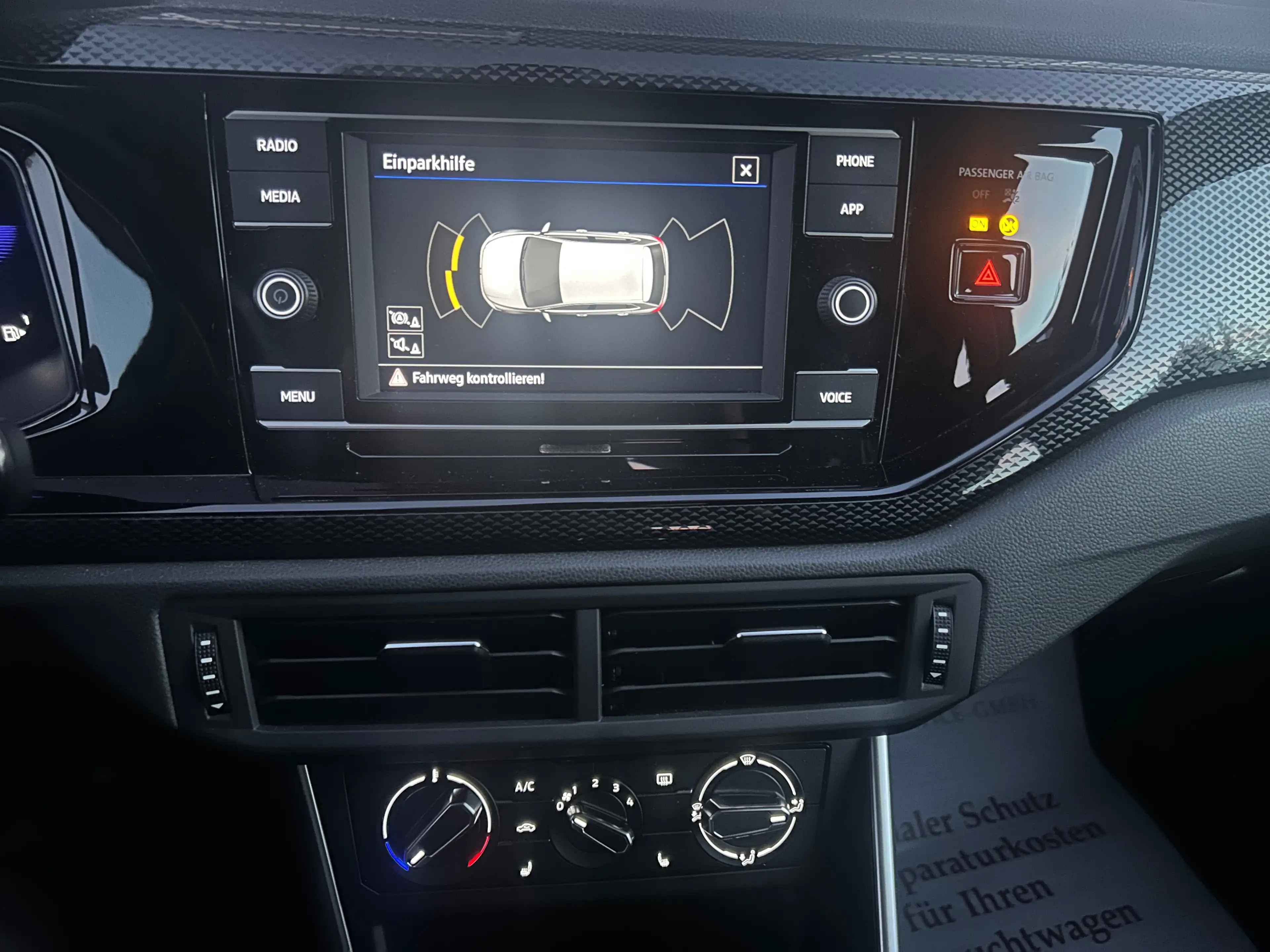Volkswagen Polo Life — photo 13