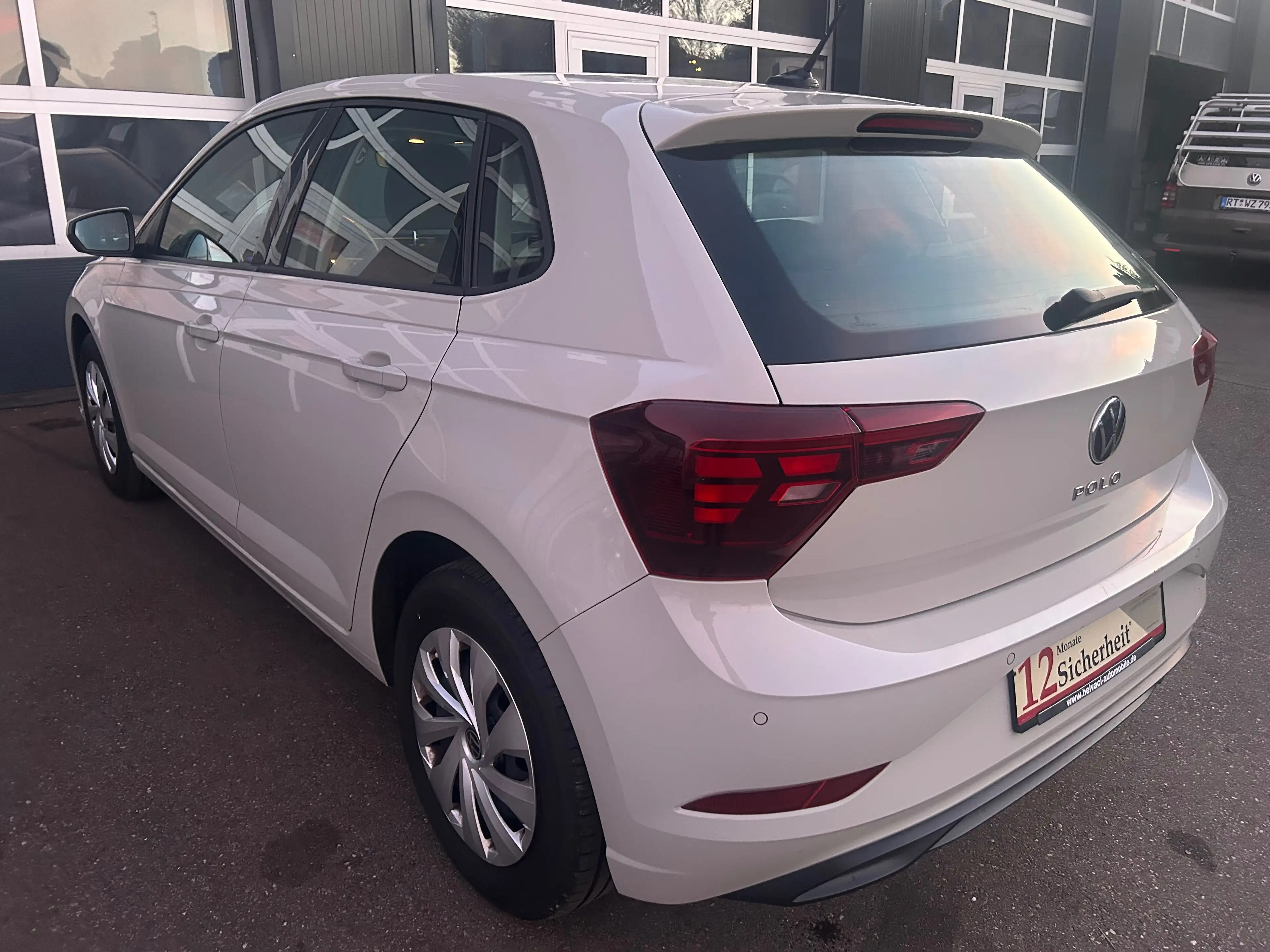 Volkswagen Polo Life — photo 9