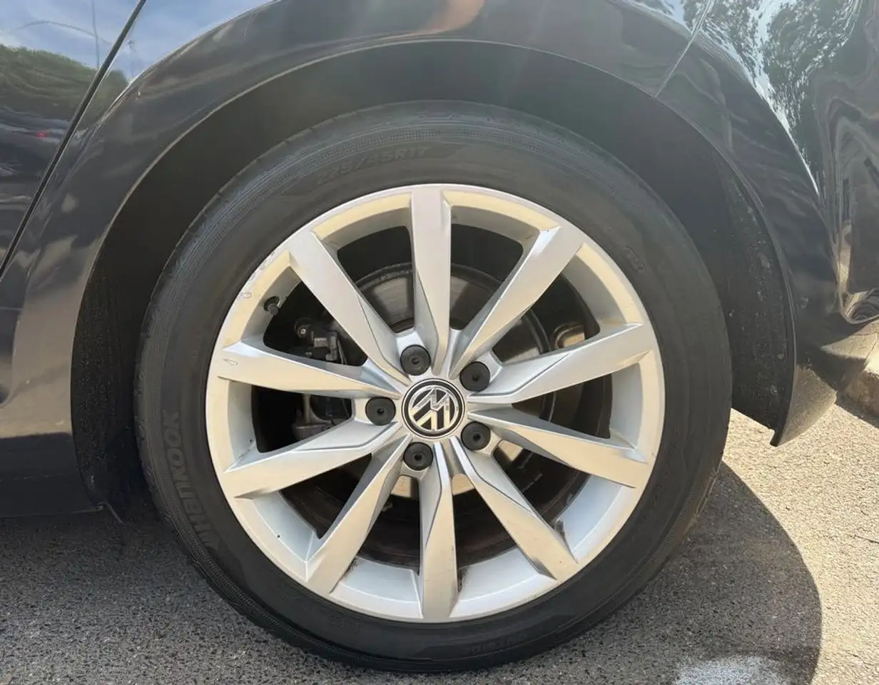 Volkswagen Golf Standard Model — photo 24
