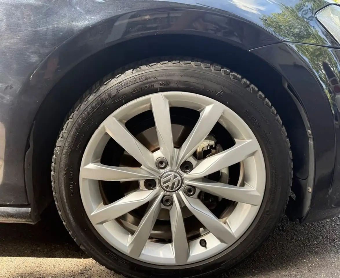 Volkswagen Golf Standard Model — photo 25