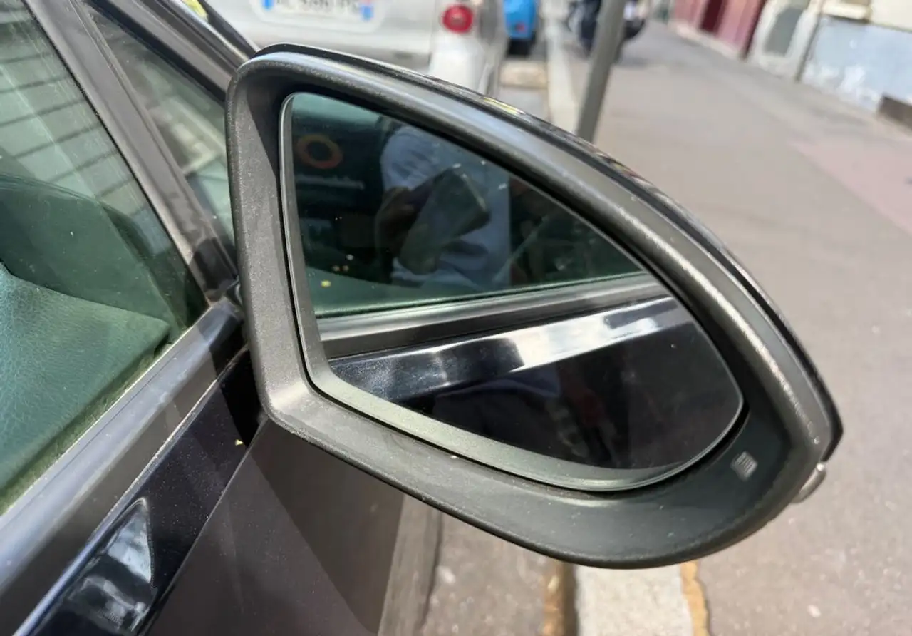 Volkswagen Golf Standard Model — photo 23