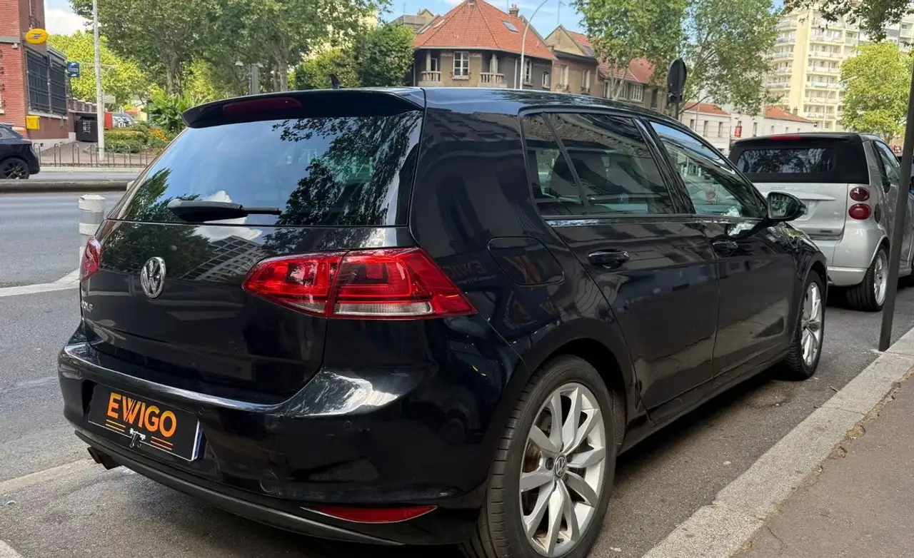 Volkswagen Golf Standard Model — photo 2