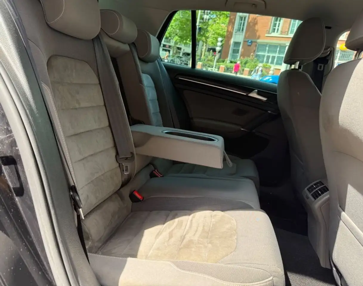 Volkswagen Golf Standard Model — photo 8