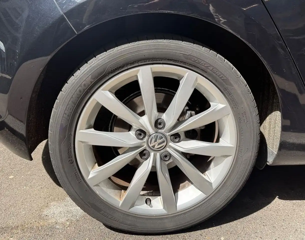 Volkswagen Golf Standard Model — photo 26