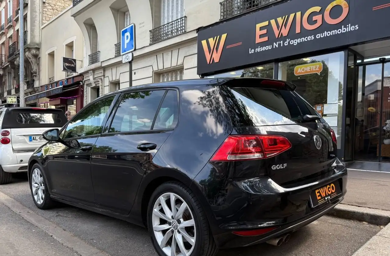 Volkswagen Golf Standard Model — photo 20