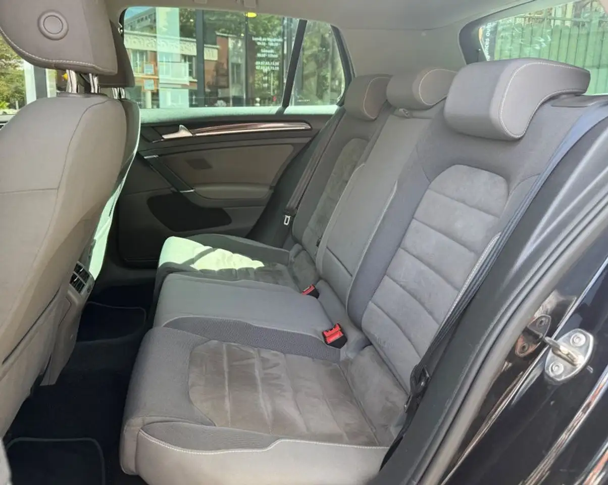 Volkswagen Golf Standard Model — photo 7