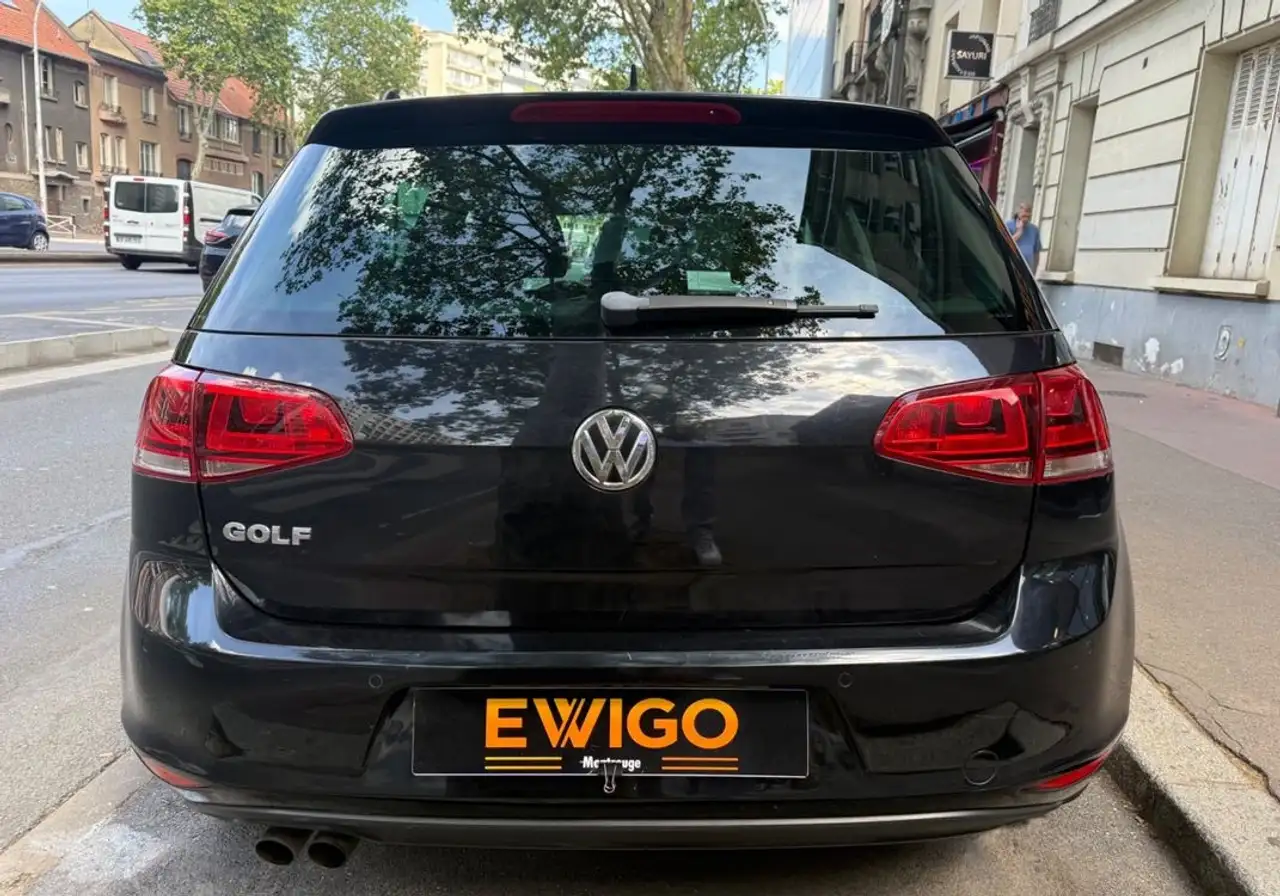 Volkswagen Golf Standard Model — photo 21
