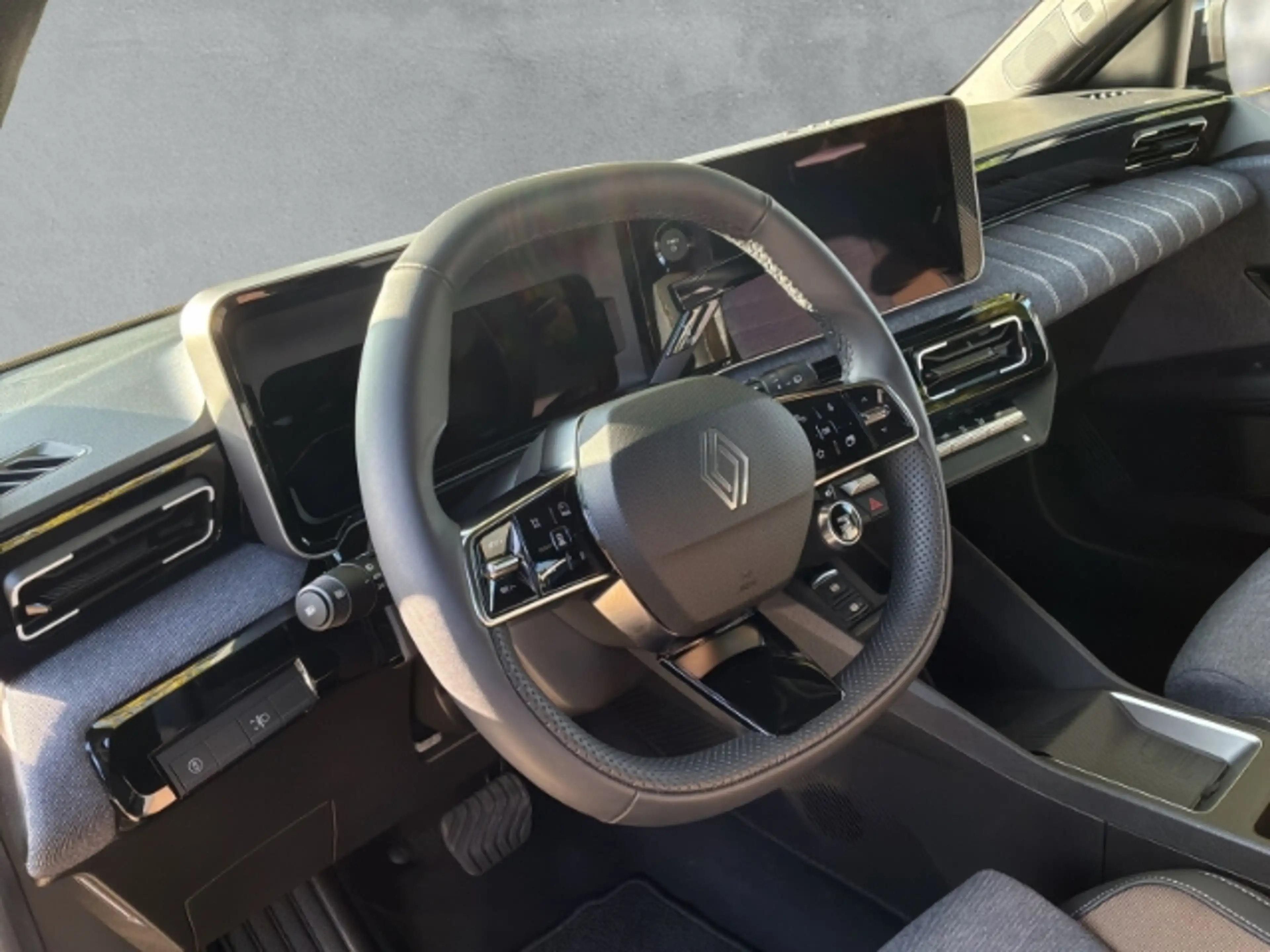 Renault R 5 Navi Digitales Cockpit LED ACC Apple CarPlay Andro — photo 8