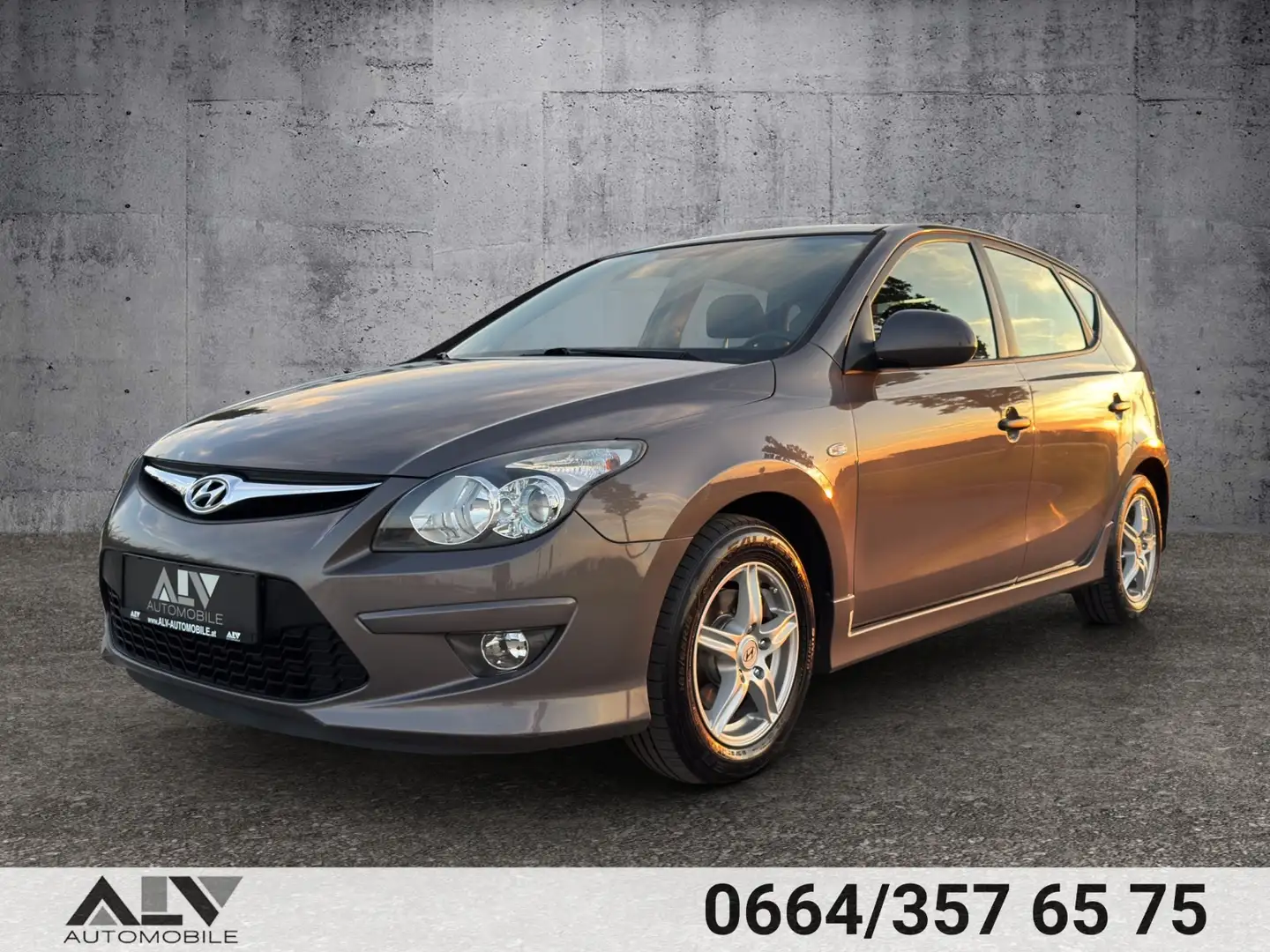 Hyundai i30 1.4 Comfort Brown - 2