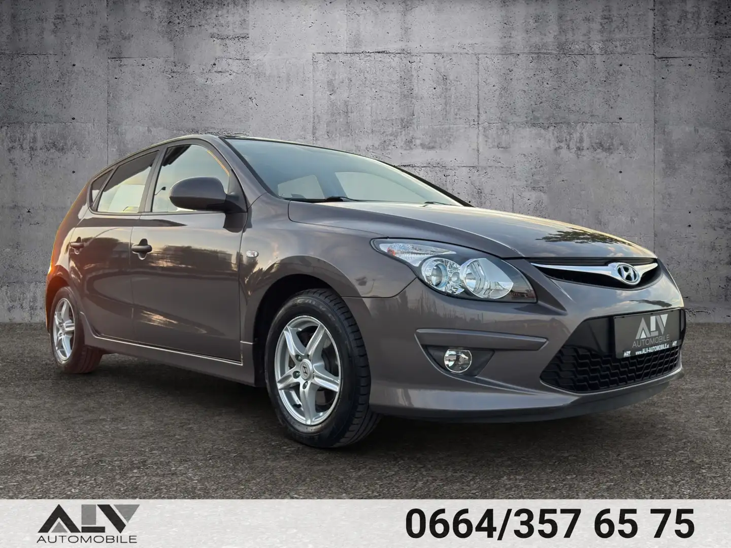 Hyundai i30 1.4 Comfort Brown - 1