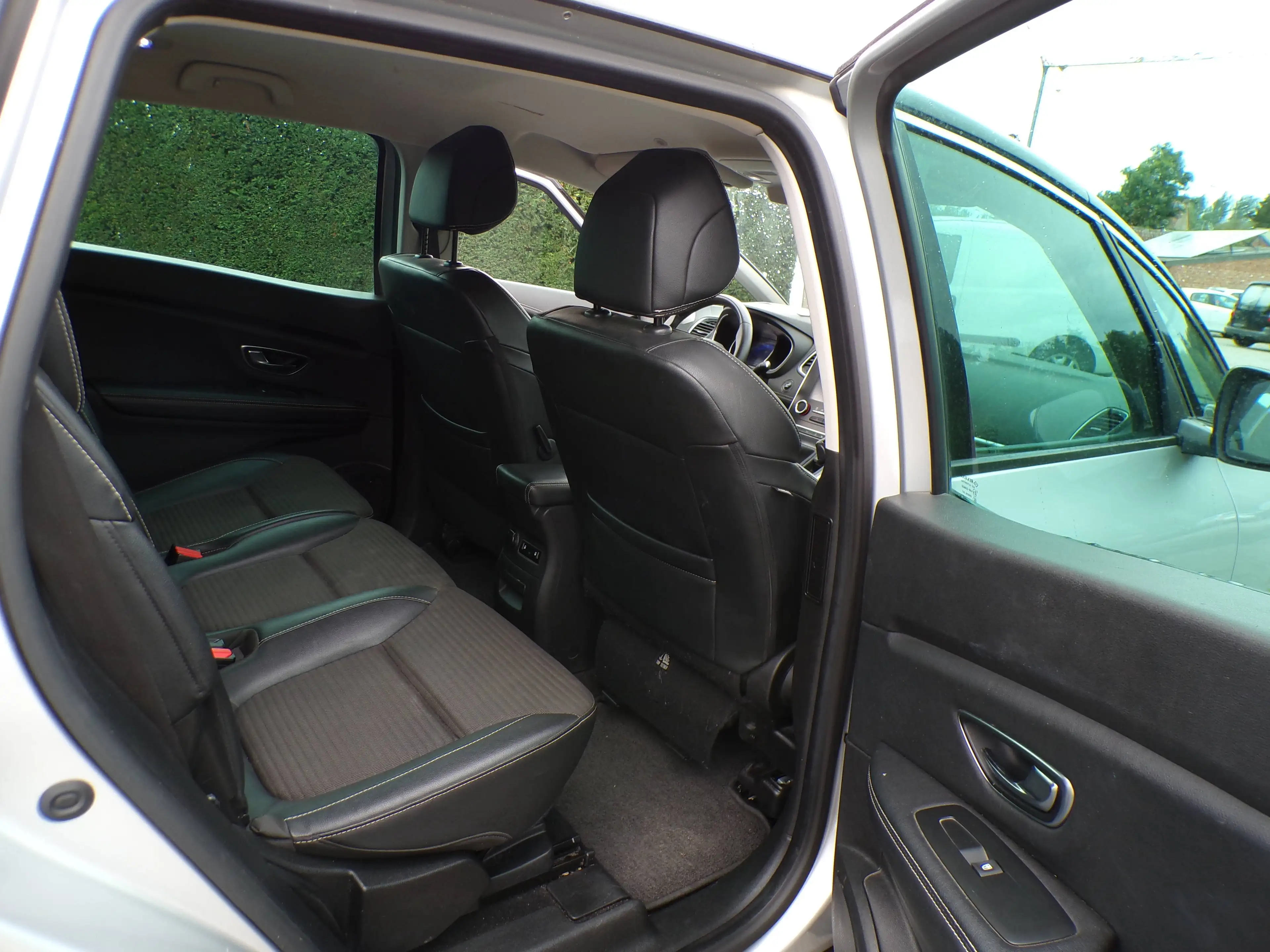 Renault Grand Scenic Grand Scénic 1.33 TCe Navi/Camera/7-Zitplaatsen/Garantie/161.000km — photo 8
