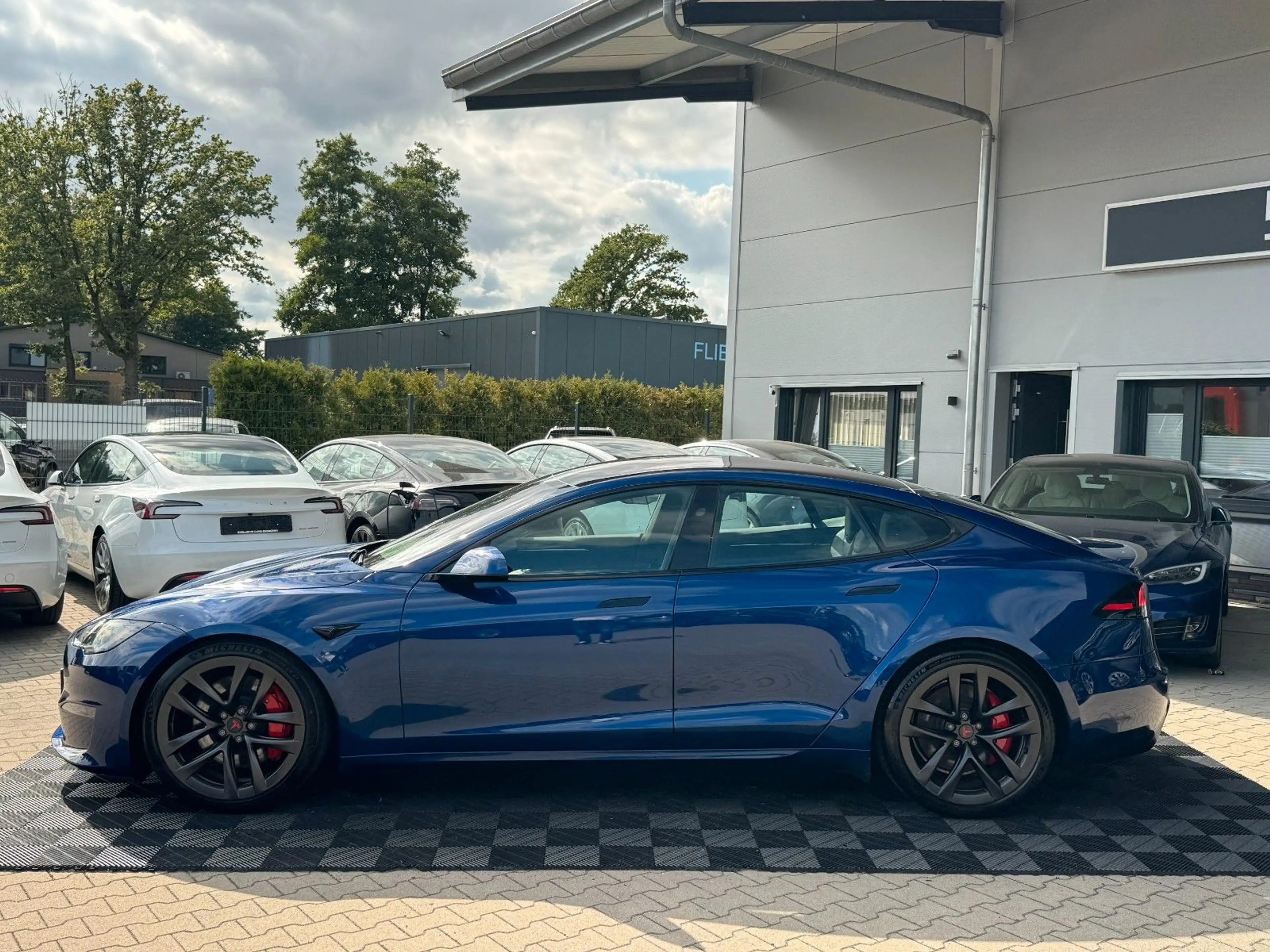 Tesla Model S MODEL S PLAID | MATRIX LED | YOKE | FSD4 | VAT | — photo 5
