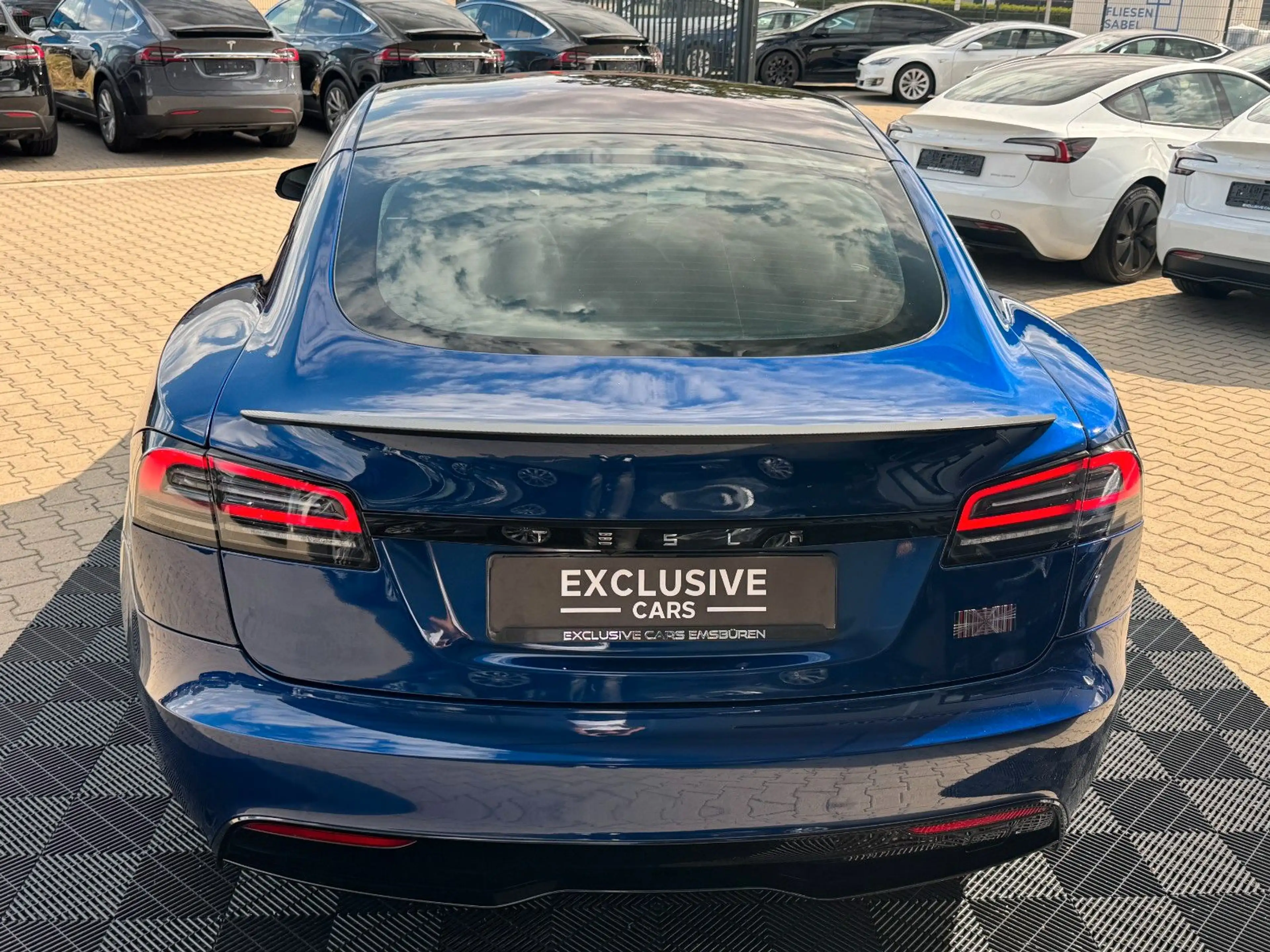 Tesla Model S MODEL S PLAID | MATRIX LED | YOKE | FSD4 | VAT | — photo 8
