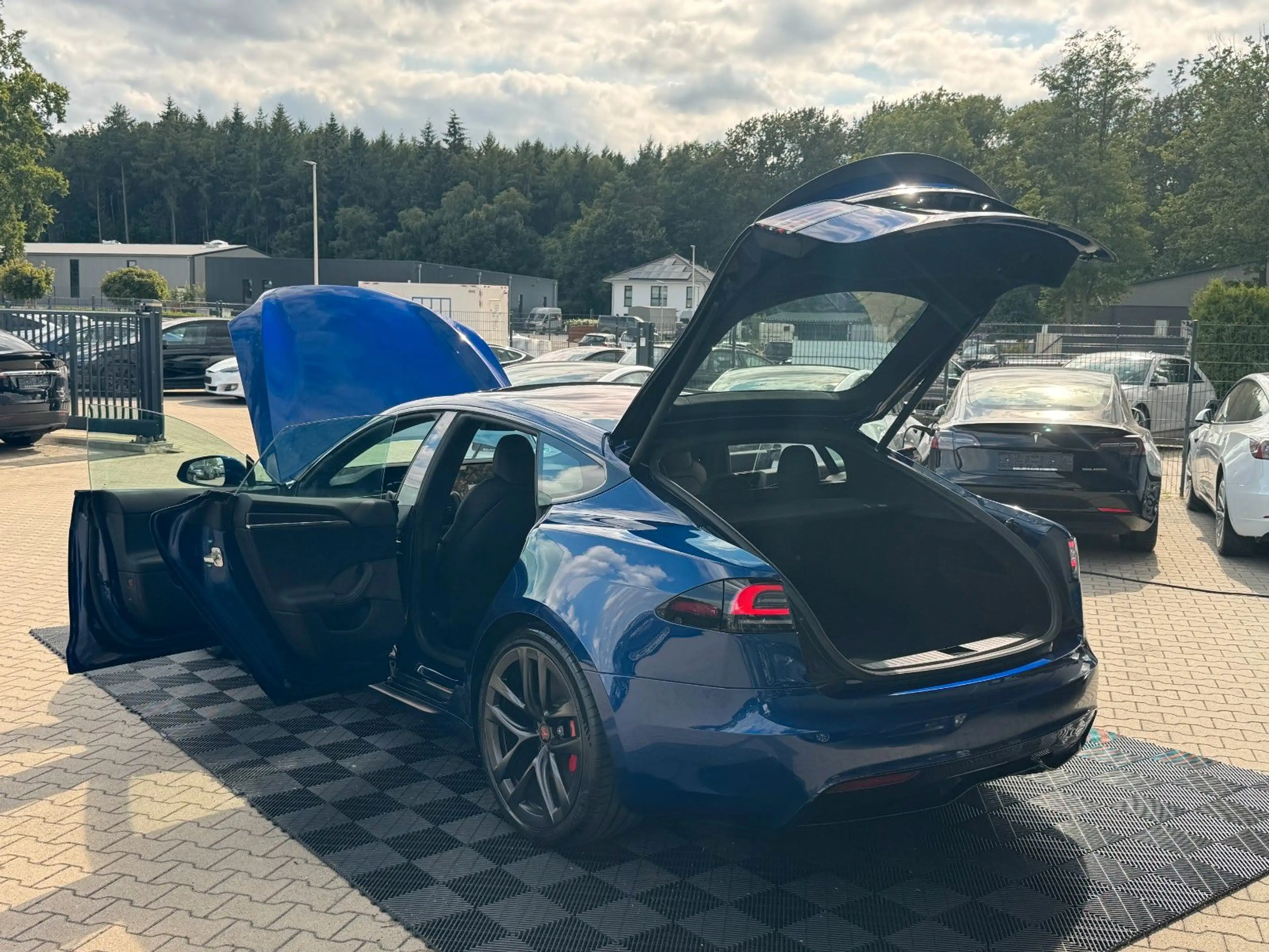 Tesla Model S MODEL S PLAID | MATRIX LED | YOKE | FSD4 | VAT | — photo 9