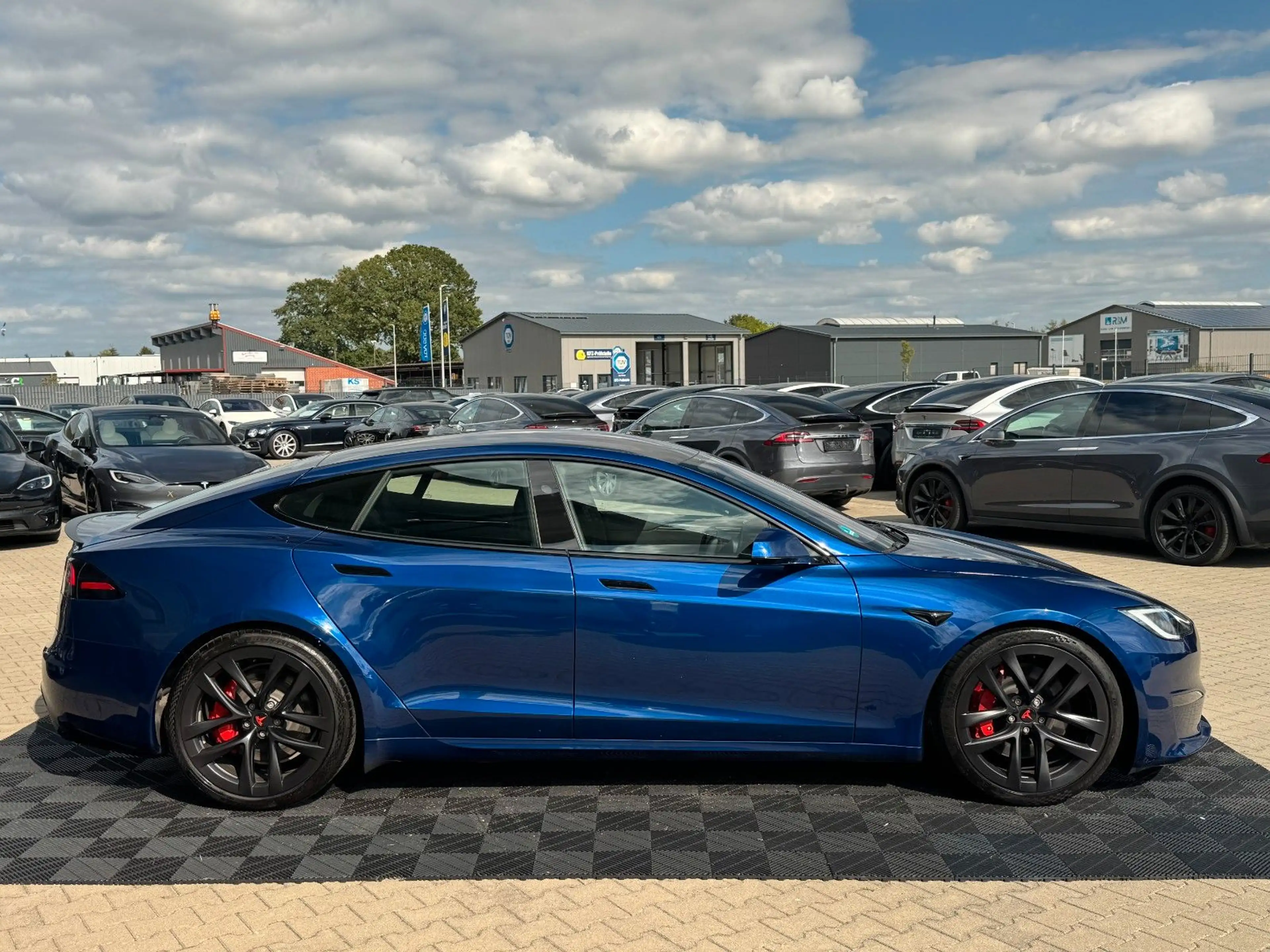 Tesla Model S MODEL S PLAID | MATRIX LED | YOKE | FSD4 | VAT | — photo 11