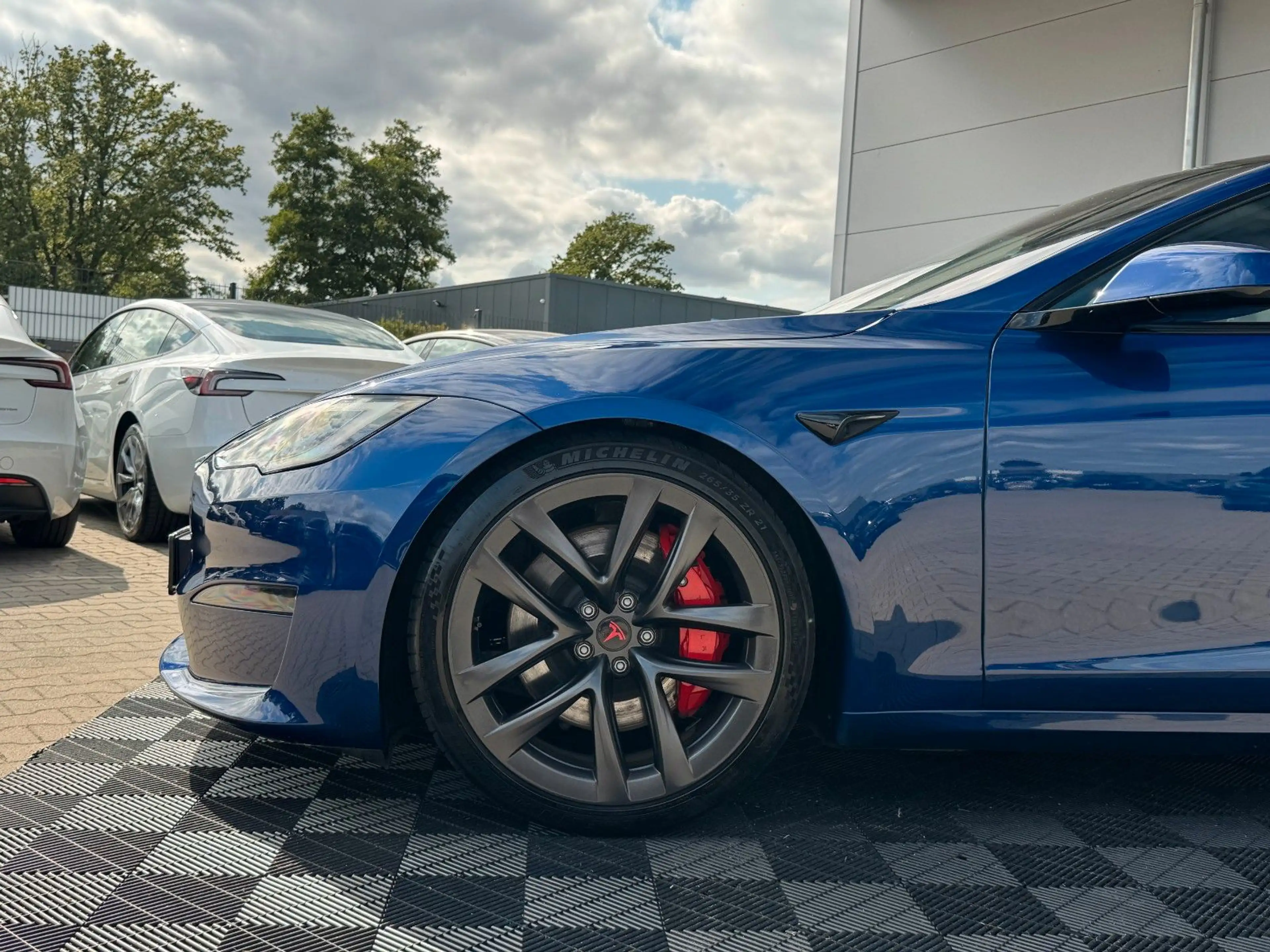 Tesla Model S MODEL S PLAID | MATRIX LED | YOKE | FSD4 | VAT | — photo 4